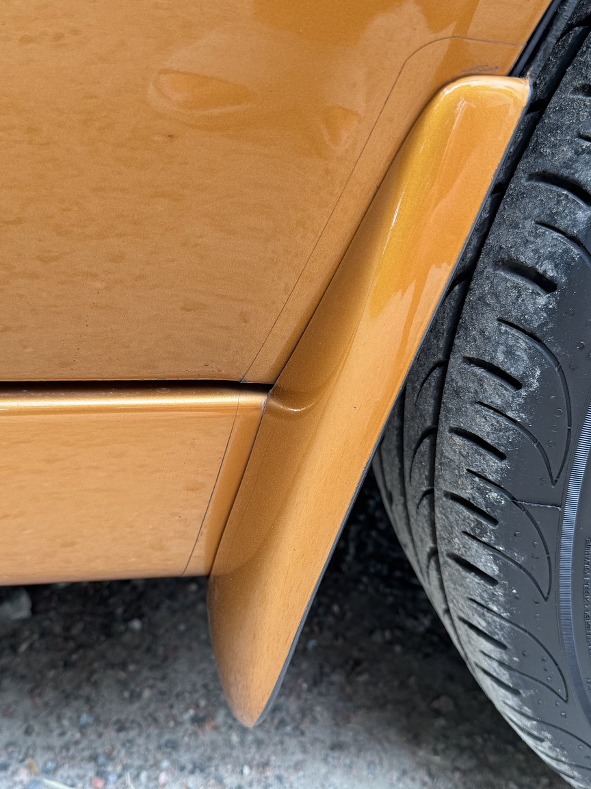 Exterior image of 1996 Volvo 850 R