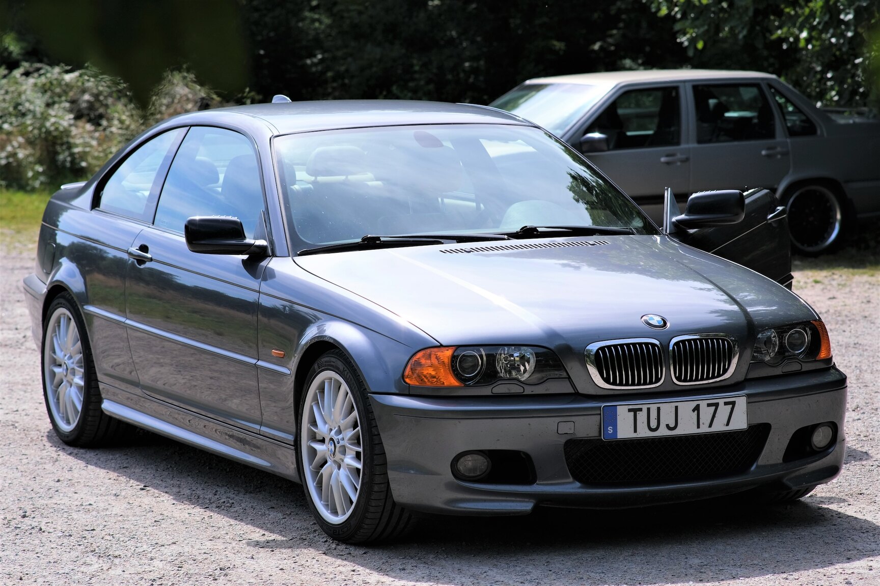 Exteriörbild på 2002  BMW 330Ci 