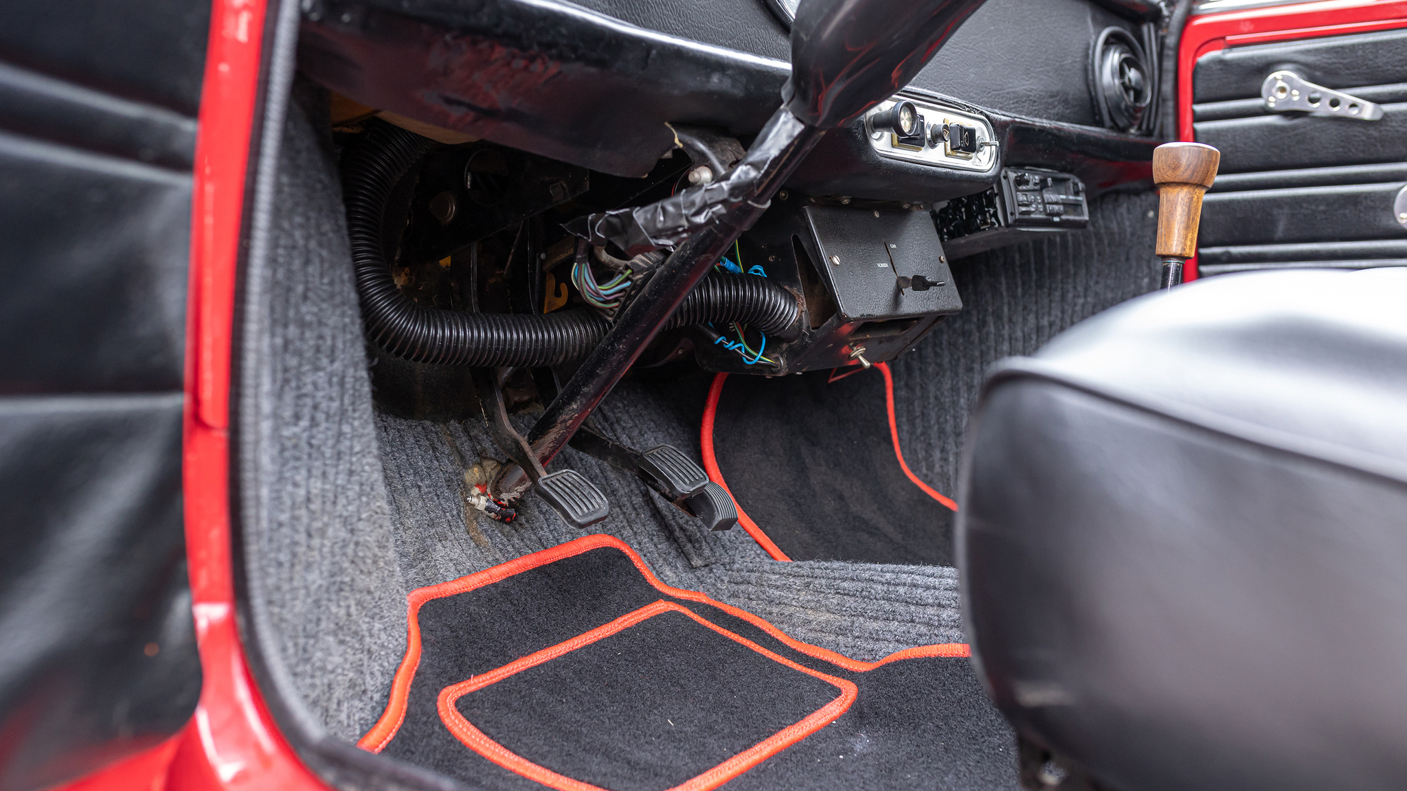 Interior image of 1970 Austin Mini 1000 (7)