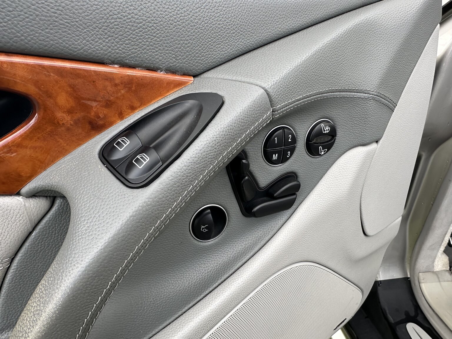 Interiörbild 2003 Mercedes Benz SL 500