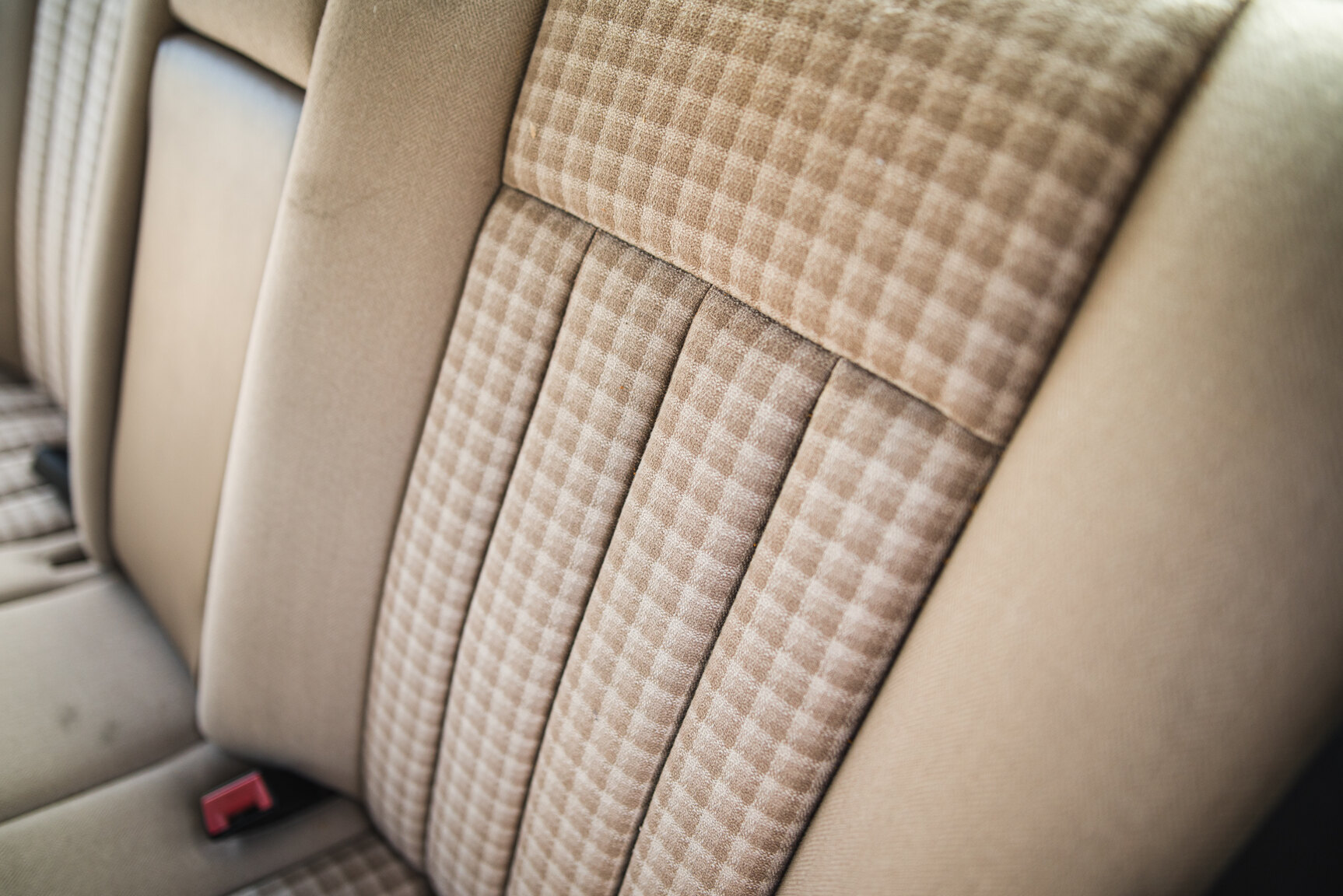 Interior image of 1993 Mercedes-Benz E 220