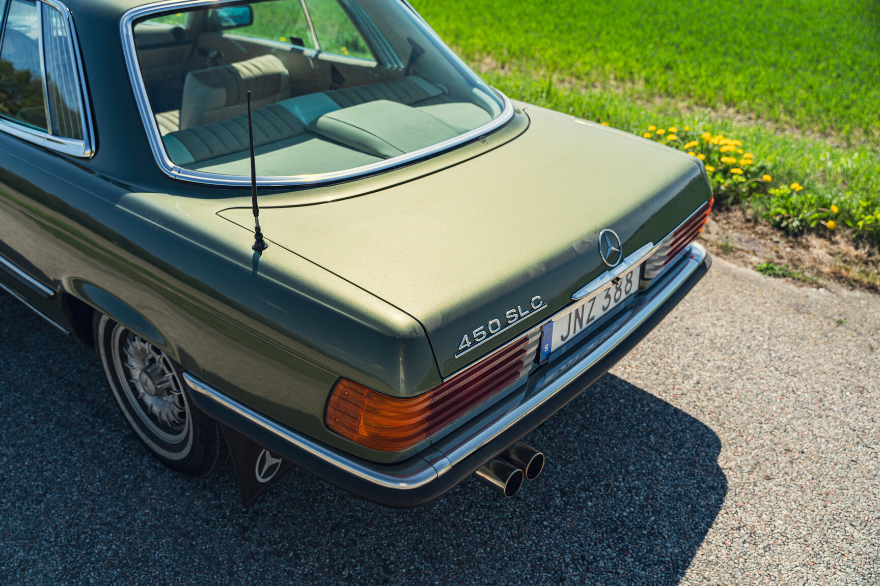 Exterior image of 1976 Mercedes-Benz 450 SLC (11)