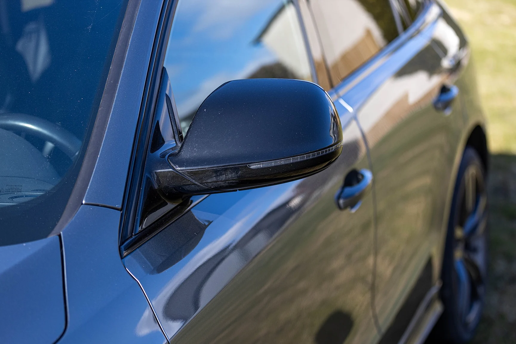 Exterior image of 2017 Audi SQ 5 Plus TDI (27)