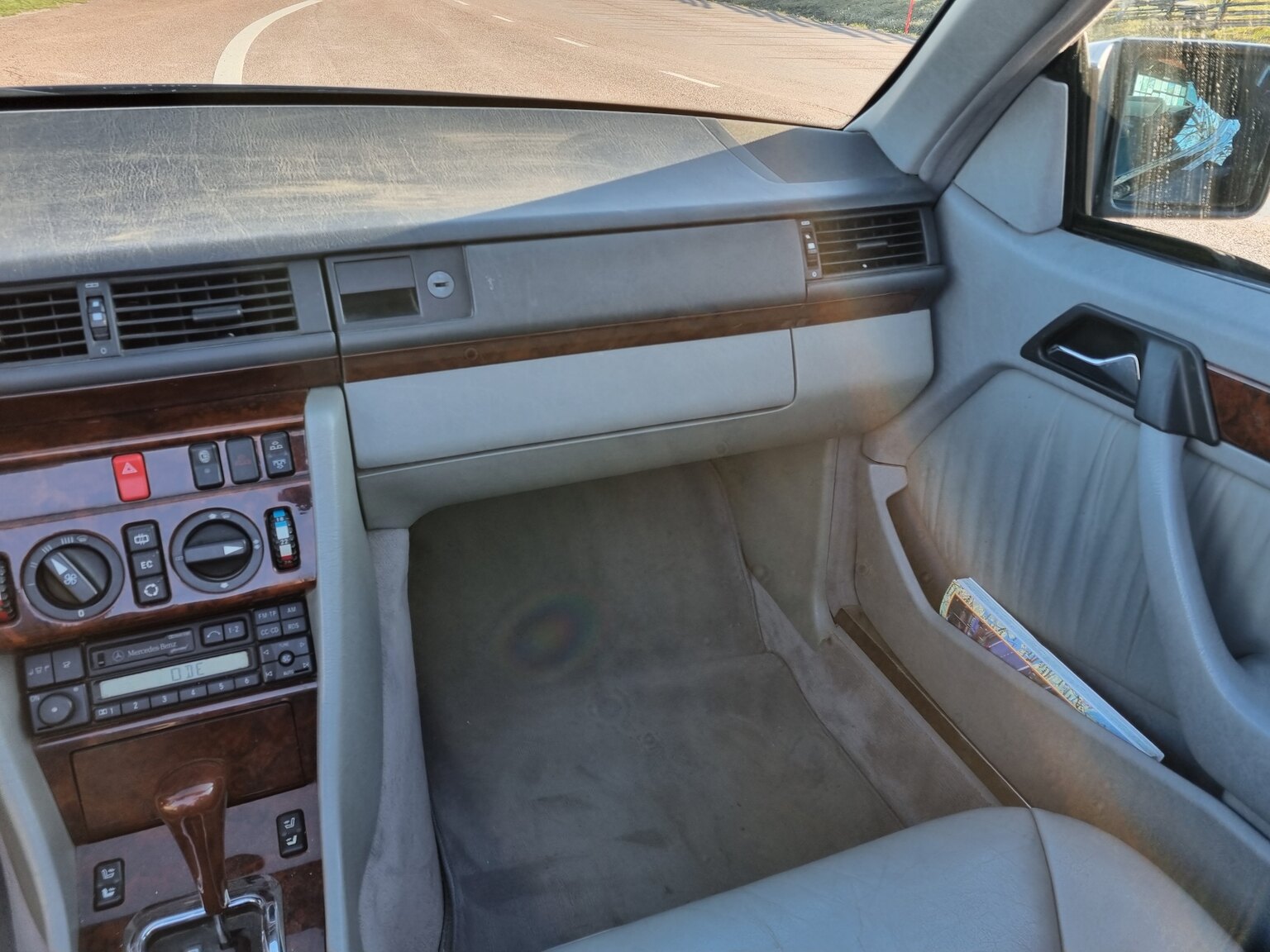 Interiörbild 1993 Mercedes-Benz 300 CE Cabriolet