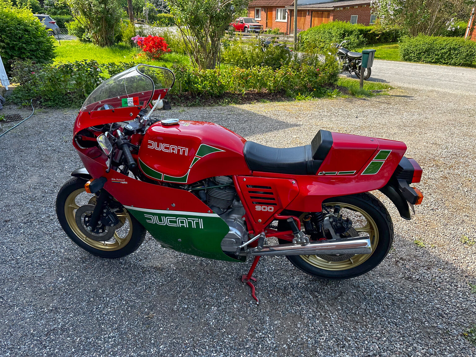 Exterior image of 1983 Ducati 900 Mike Hailwood Replica