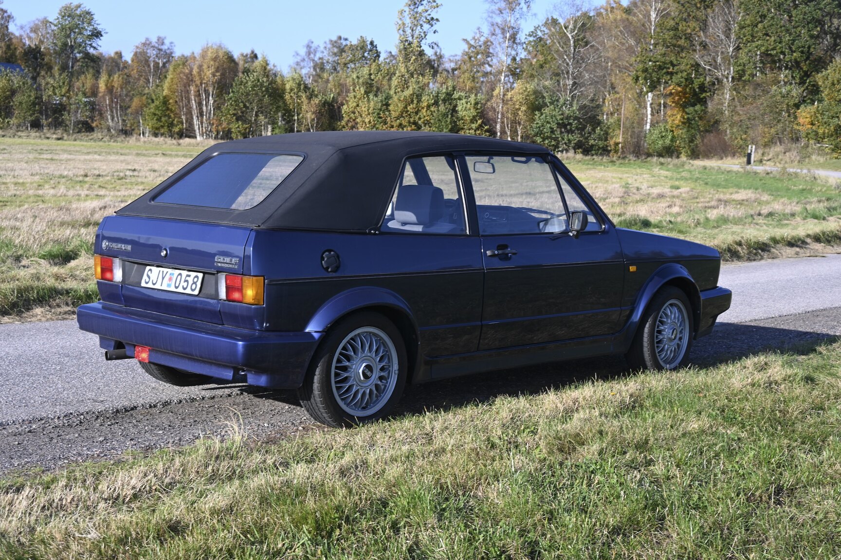 Exterior image of 1991 Volkswagen Golf Karmann Cabriolet
