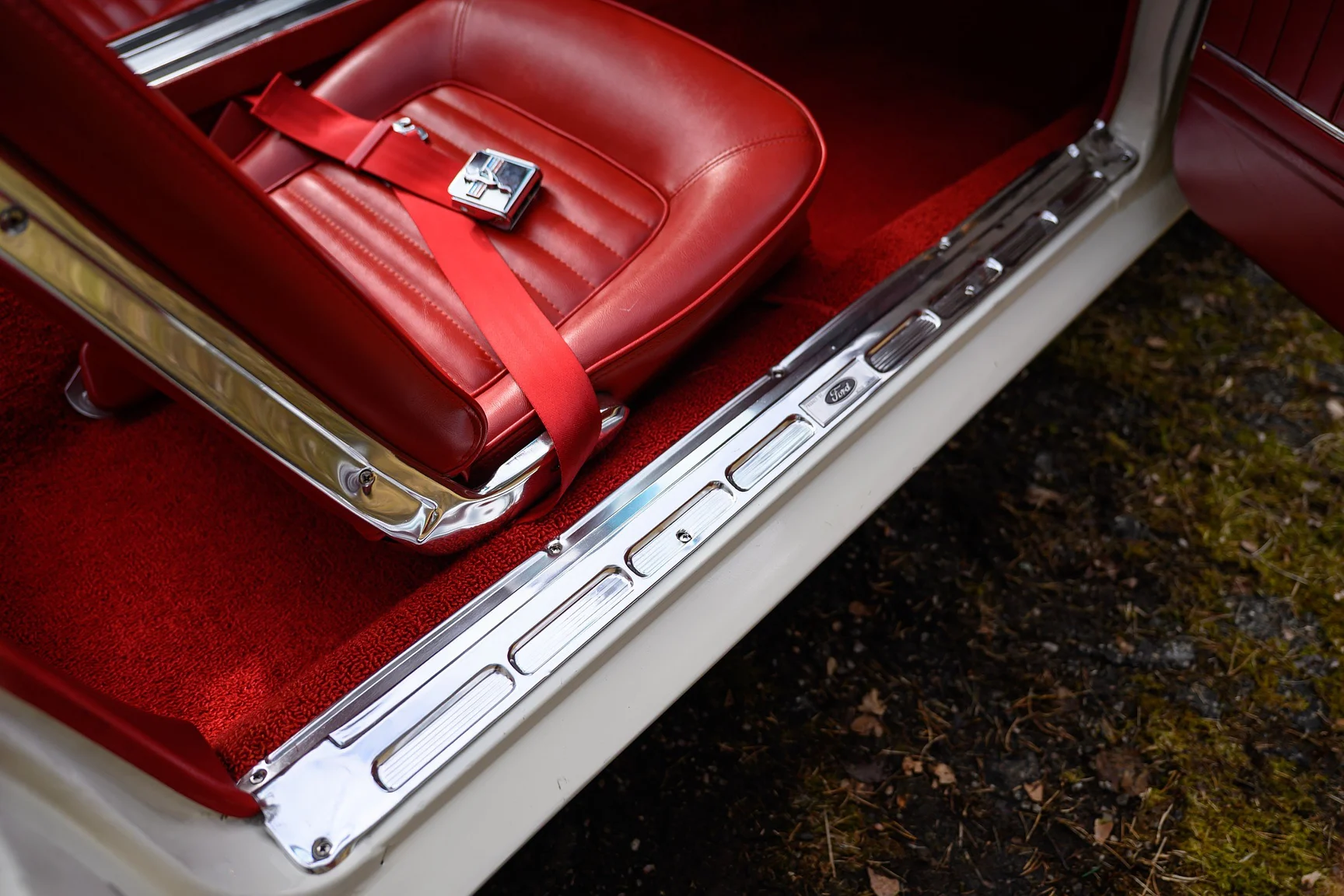 Interior image of 1965 Ford Mustang GT Convertible (61)