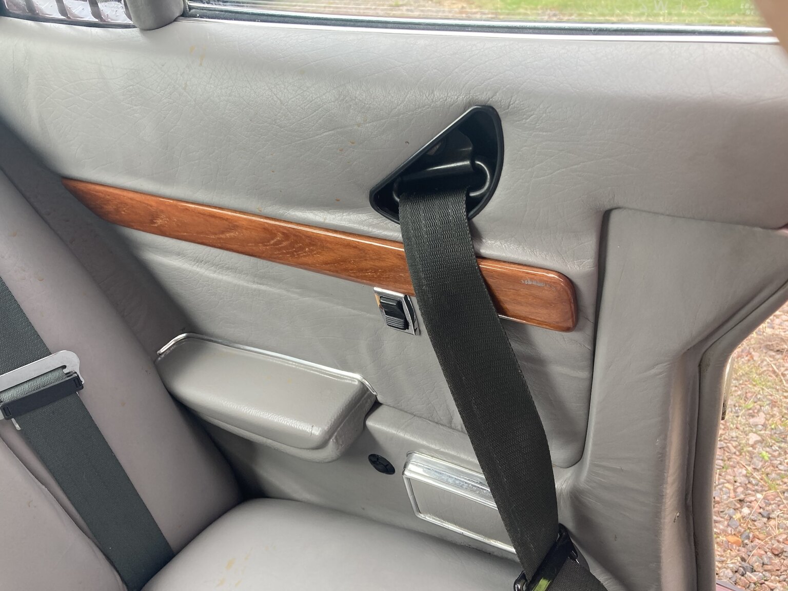 Interior image of 1973 Mercedes-Benz 450 SLC (17)