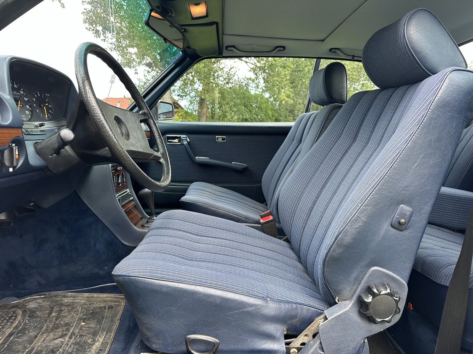 Interiörbild 1984 Mercedes-Benz 230 CE
