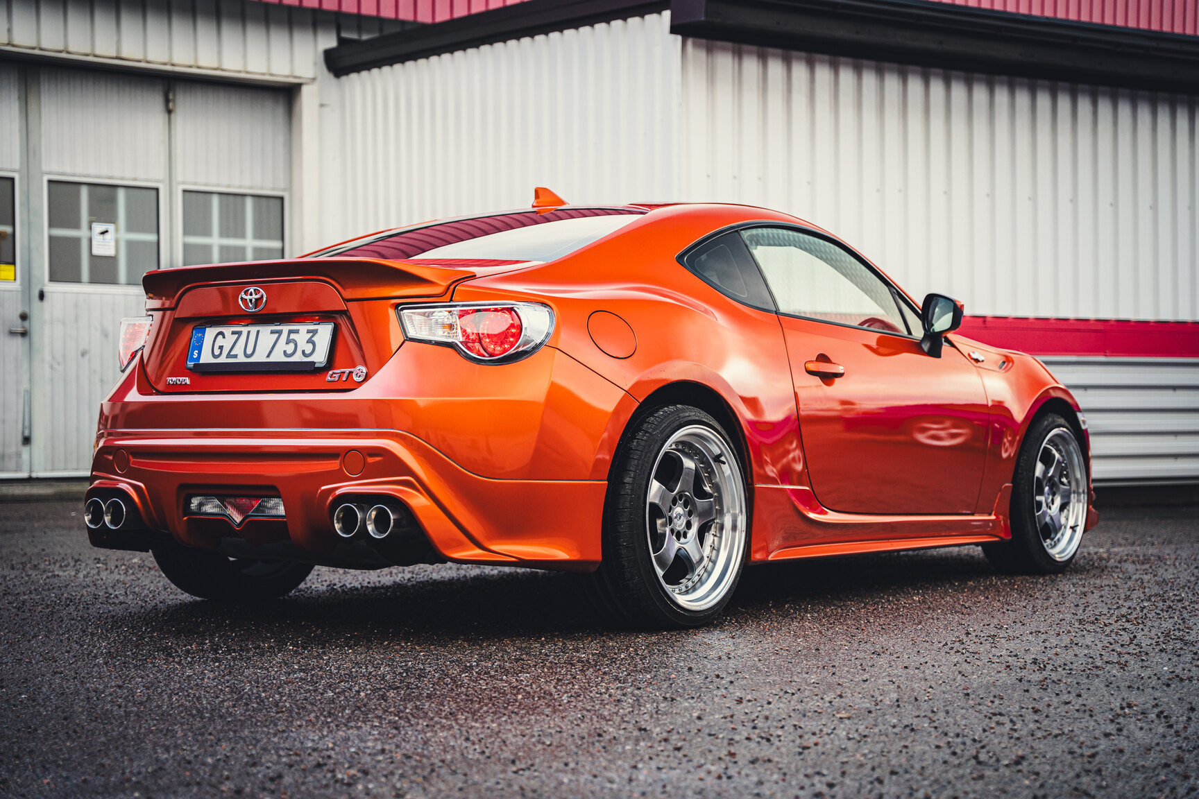 Exteriörbild på 2015 Toyota GT86 TRD-edition - Ett sista race