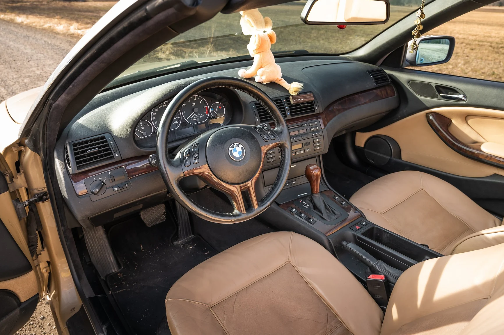 Interiörbild 2001 BMW 330 Ci (1)