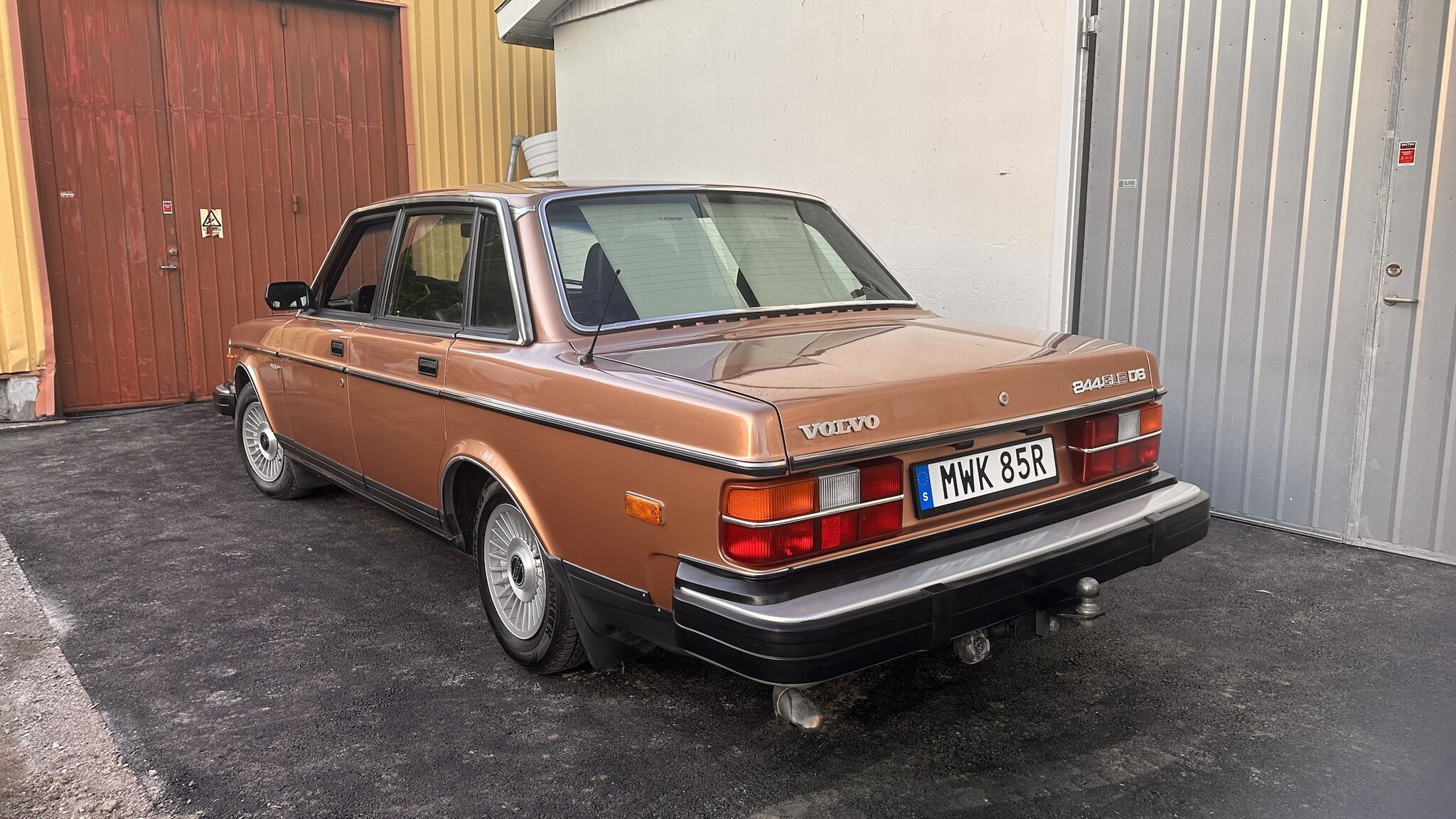 Exteriörbild på 1981 Volvo 244 GLE D6