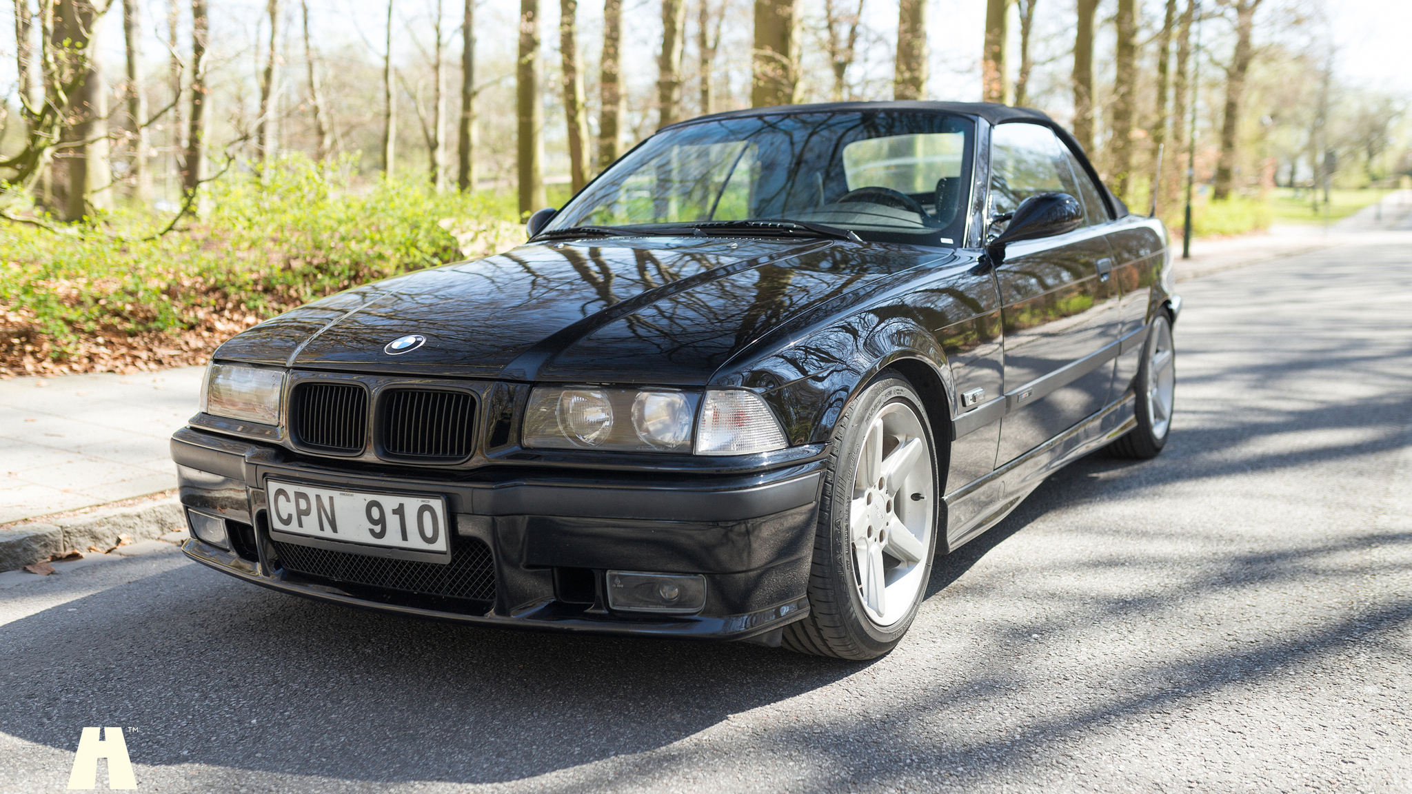 Exterior image of 1996 BMW M3 3.2 Cabriolet (24)