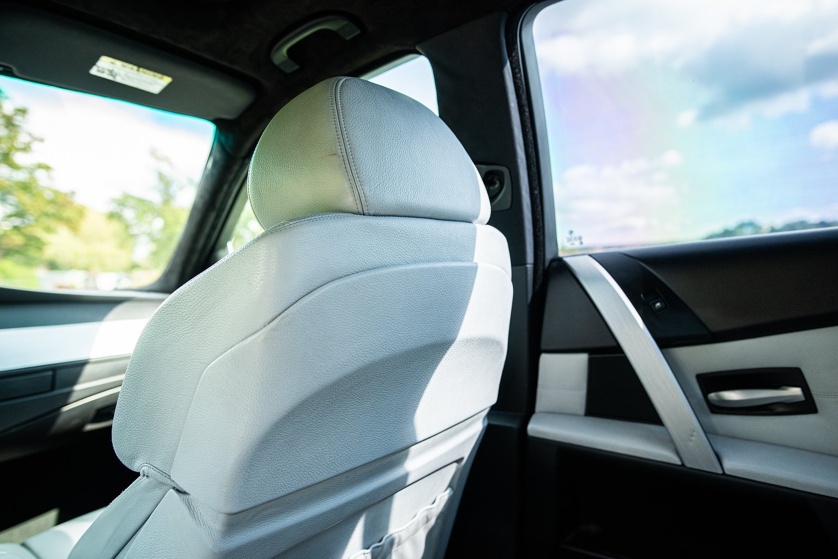 Interior image of 2006 BMW E60 M5
