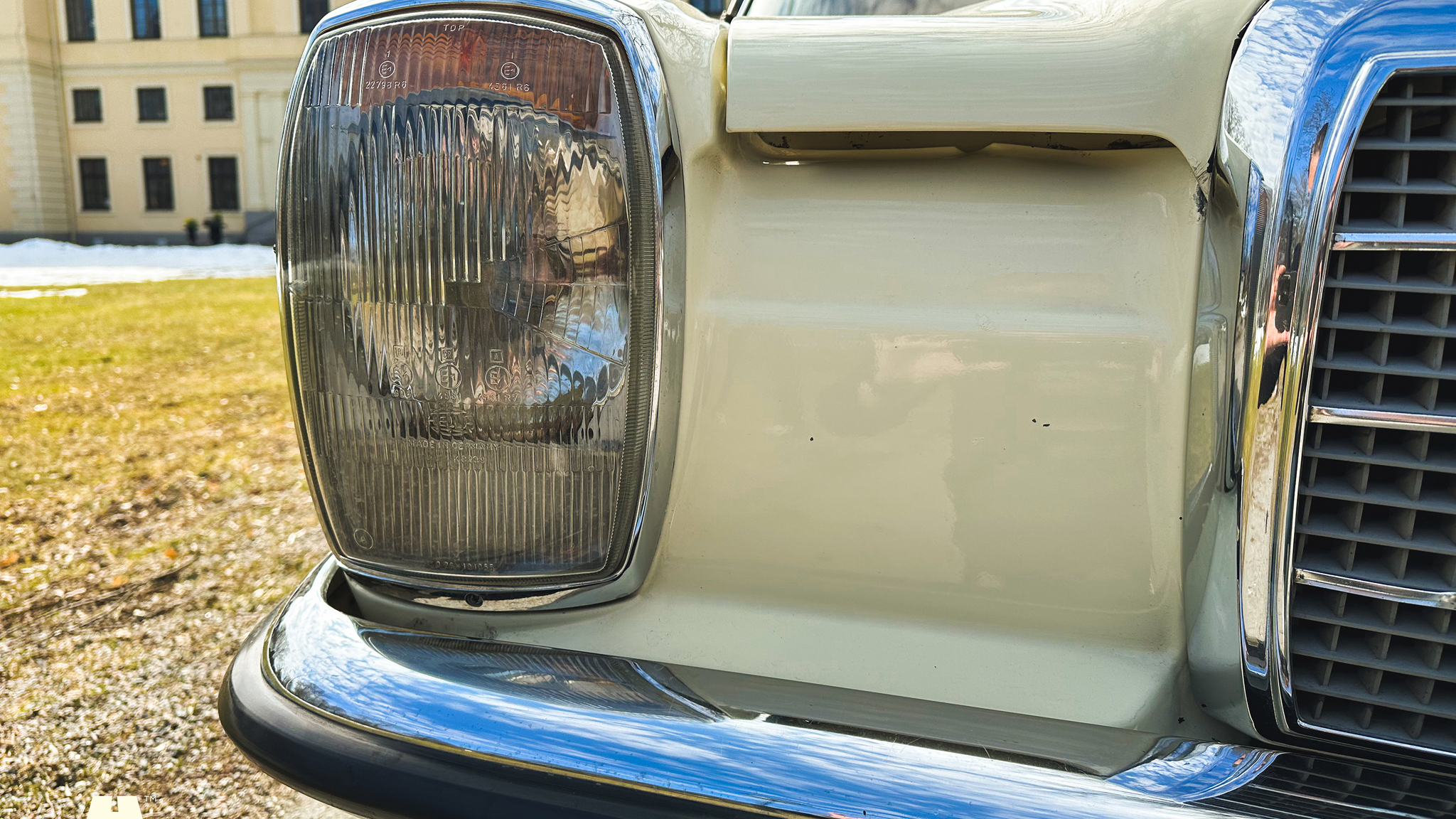 Exteriörbild på 1972 Mercedes-Benz 200