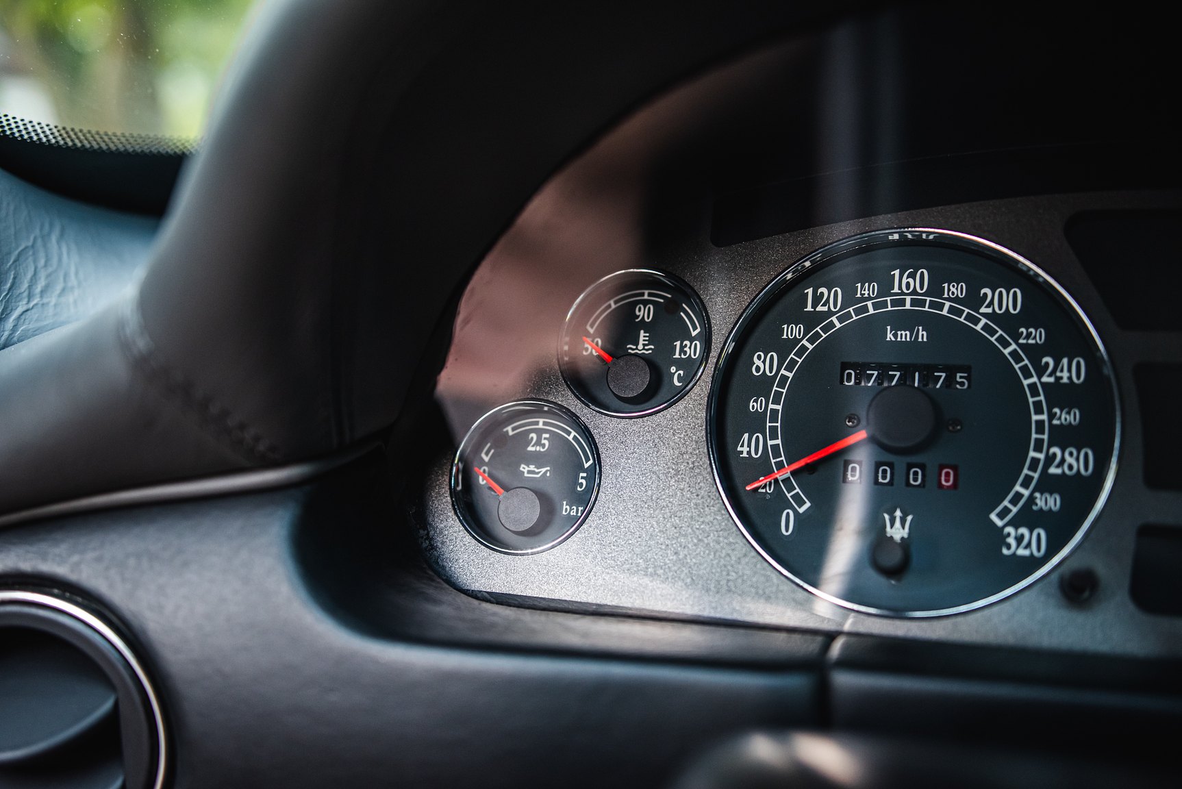 Interior image of 2000 Maserati 3200 GT