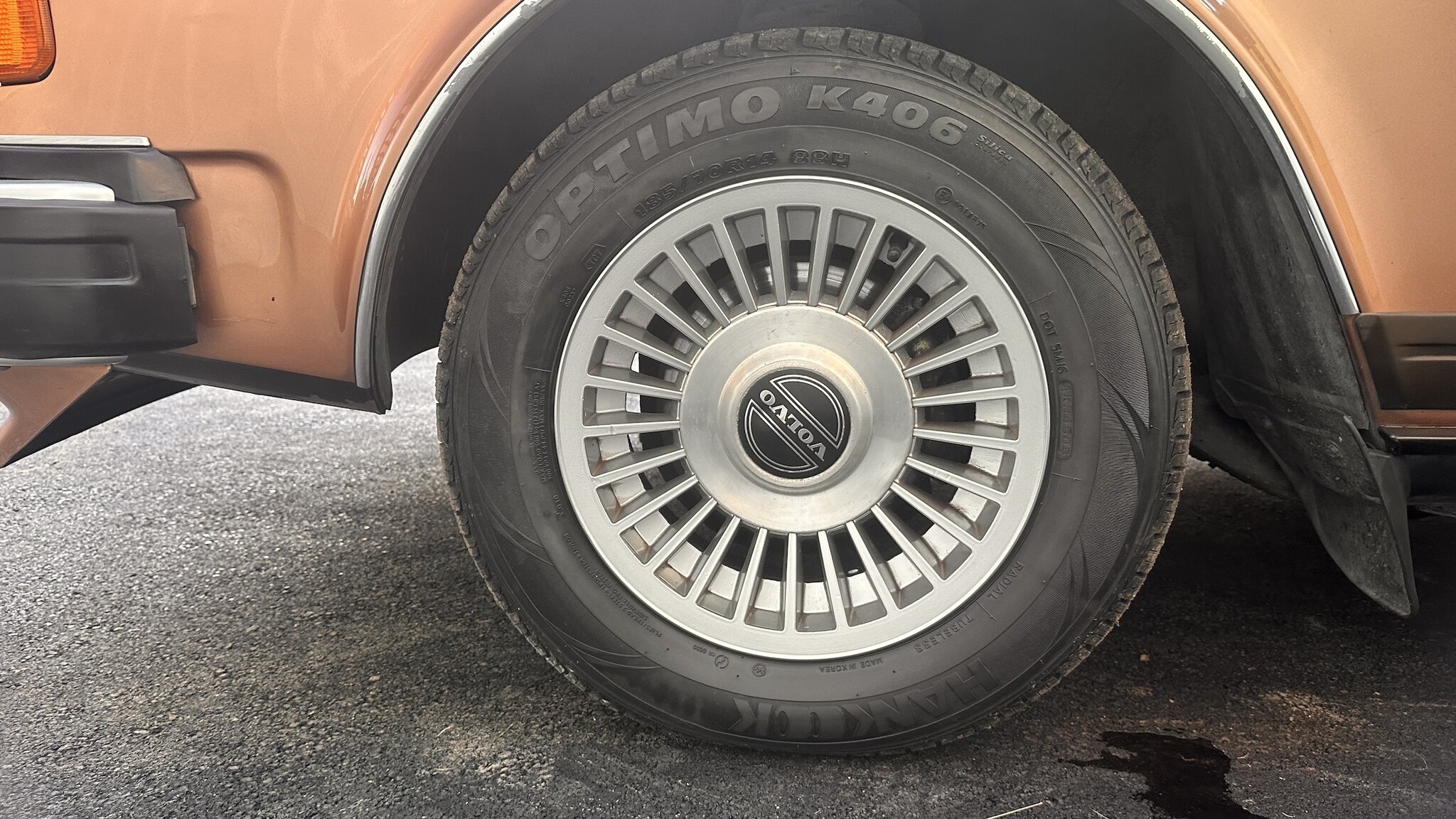 Exteriörbild på 1981 Volvo 244 GLE D6