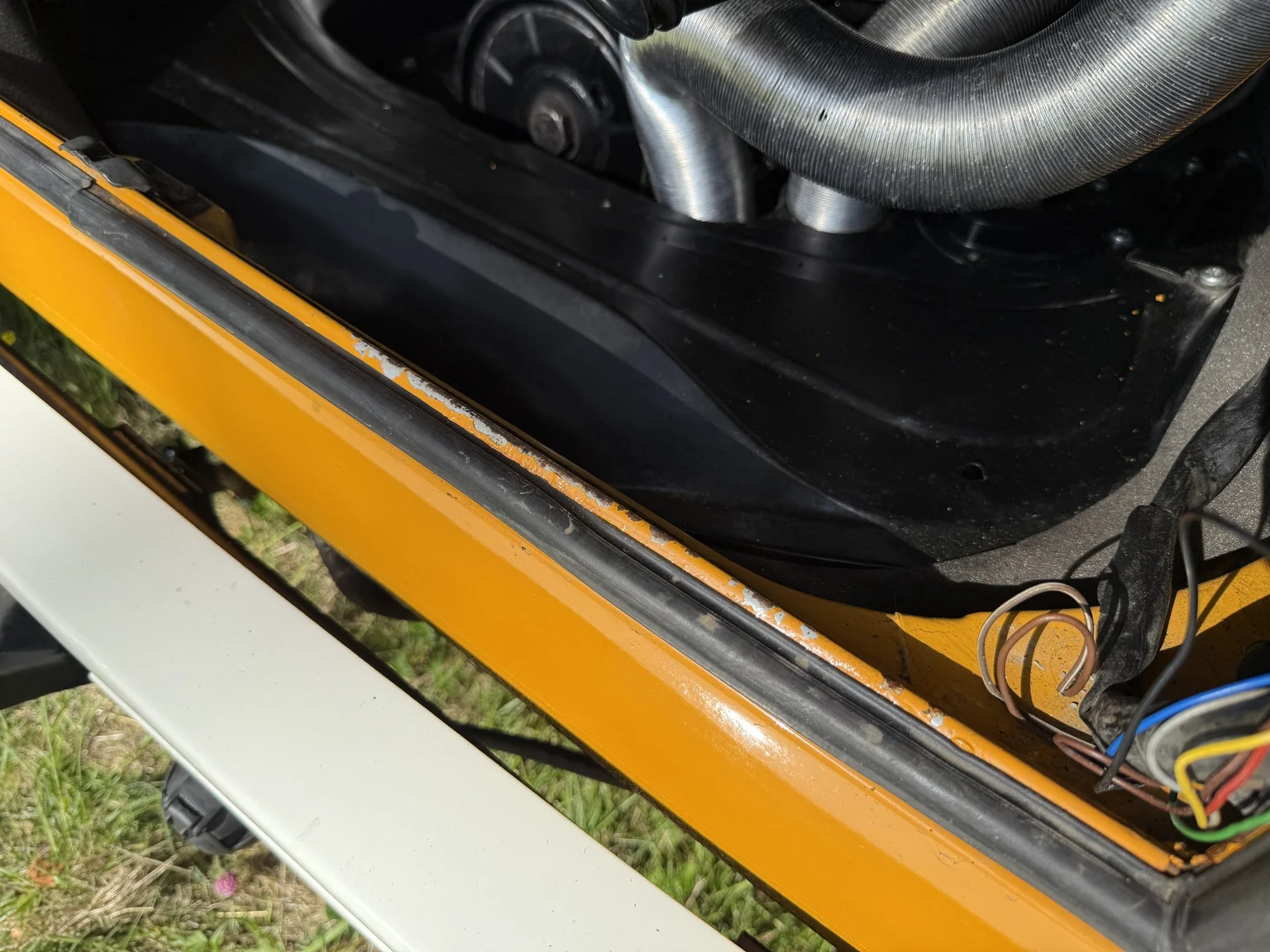 Image of 1975 Volkswagen Transporter Campervan mechanics (16)