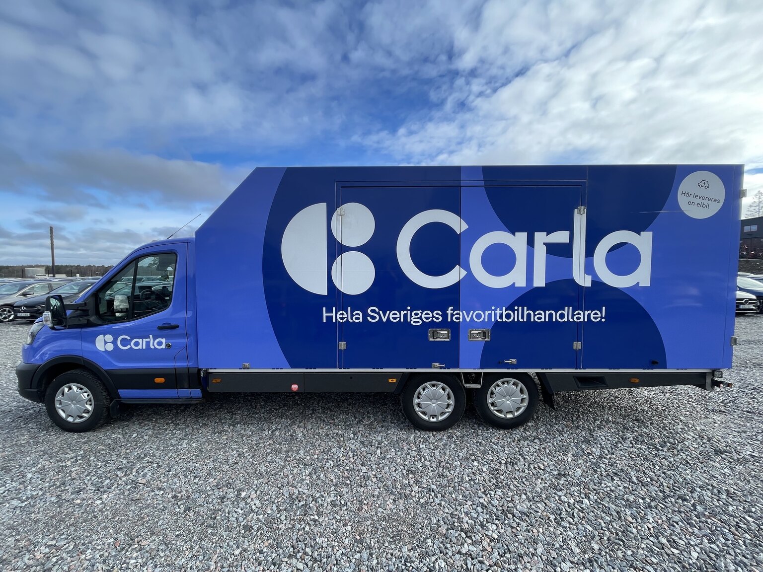 Exteriörbild på 2022 Ford Transit fordonstransport