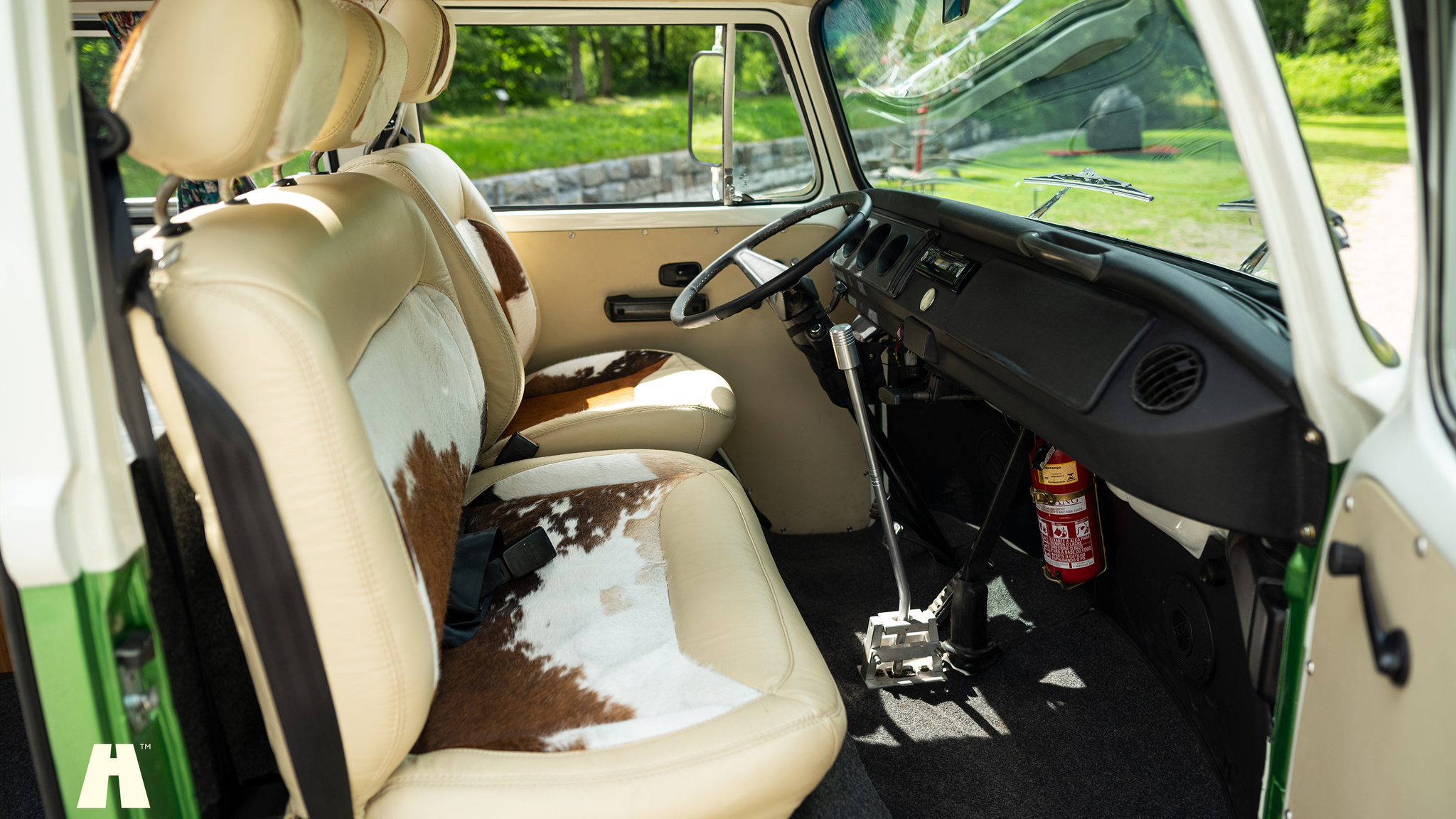 Interior image of 1998 Volkswagen T2 Camper