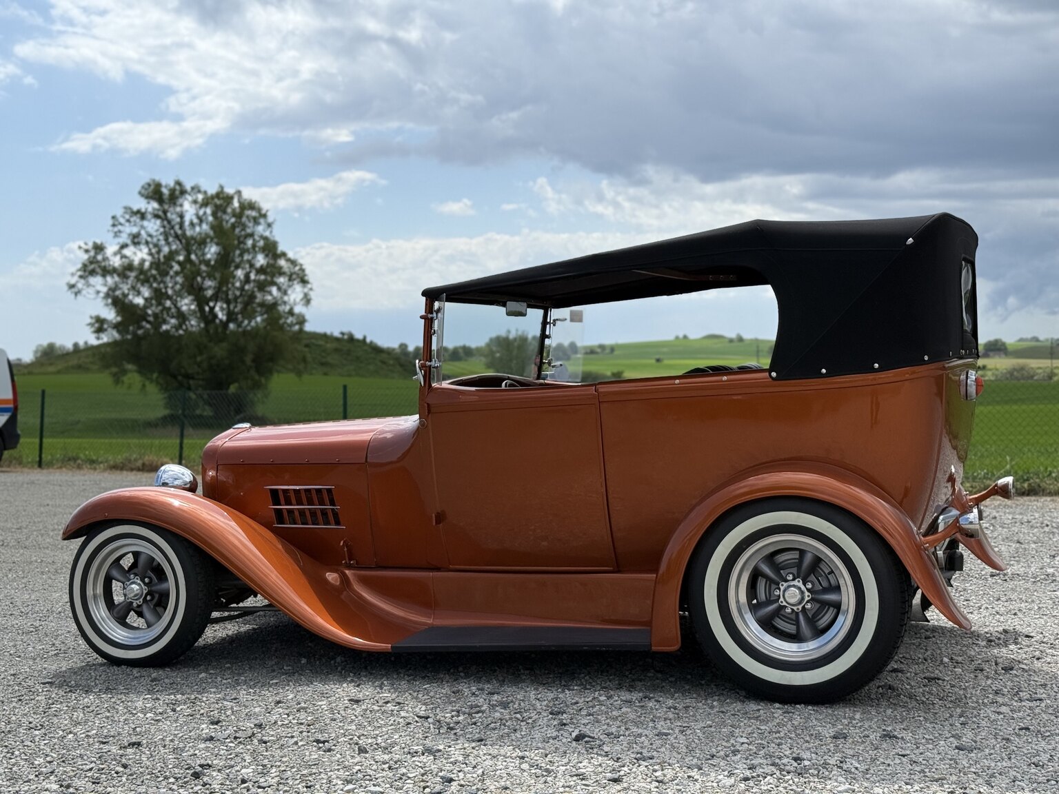 Aussenfoto 2012 Hot Rod T