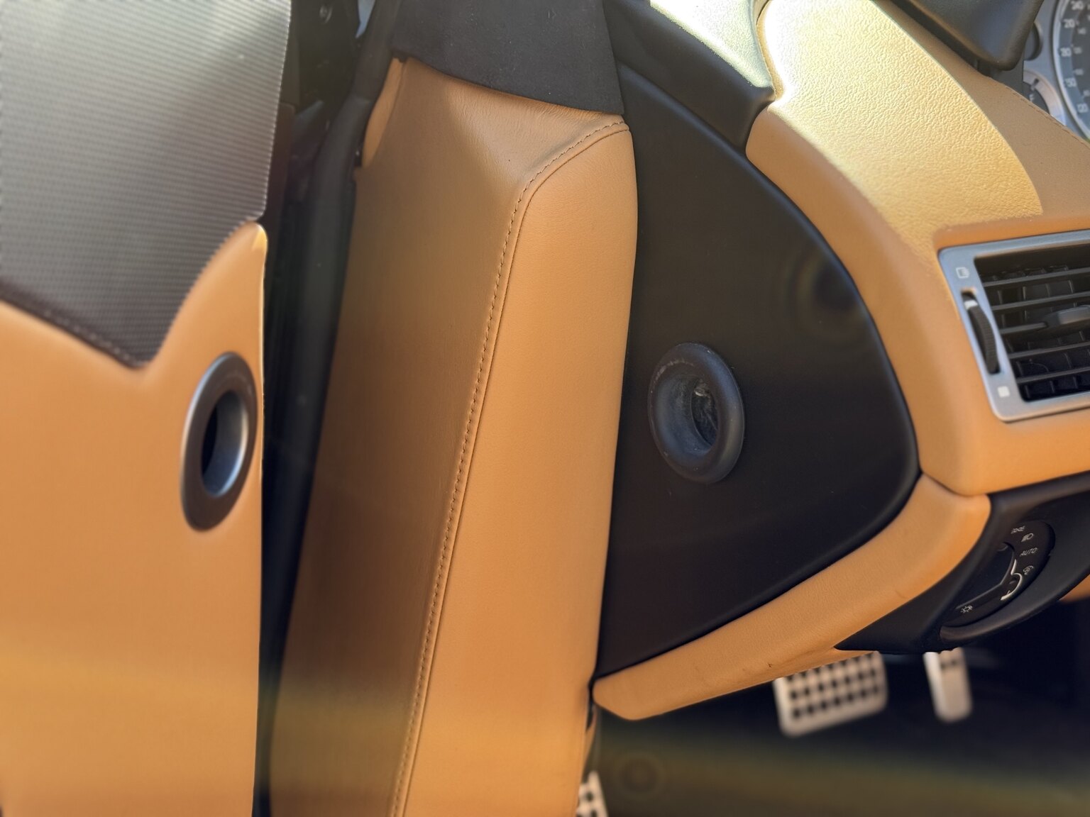Interior image of 2015 Aston Martin DB9 Volante