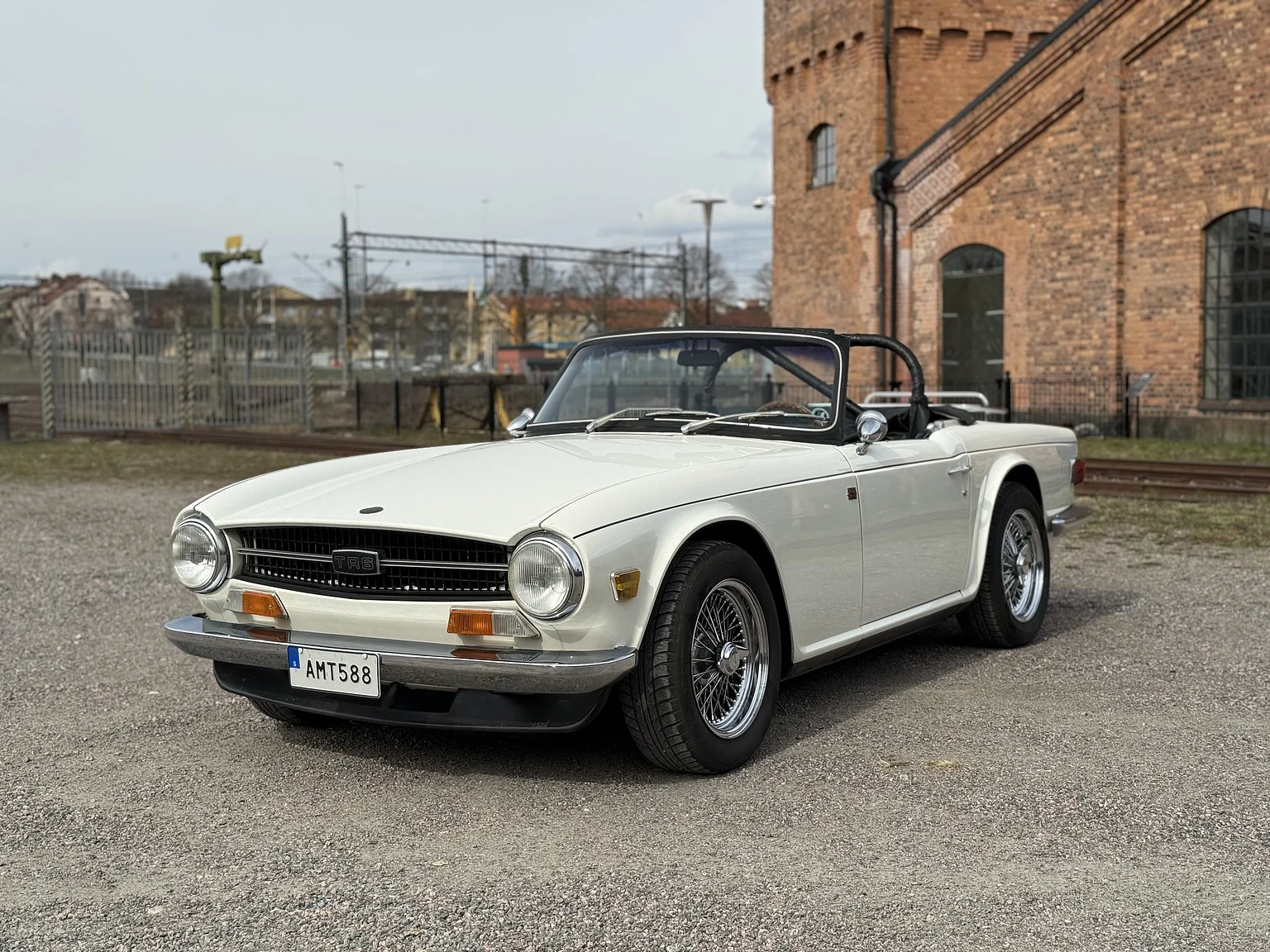 Exterior image of 1970 Triumph TR6 Hardtop  (4)
