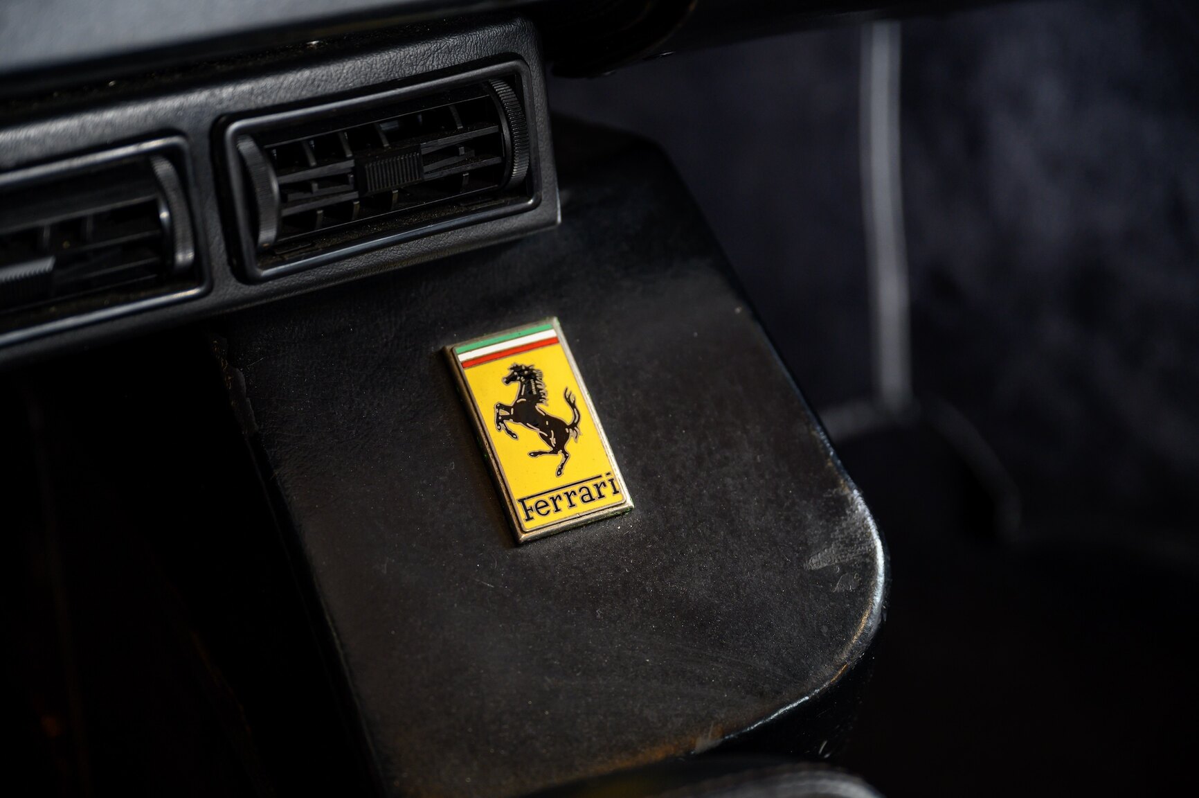 Interiörbild 1982 Ferrari 308 GTSI