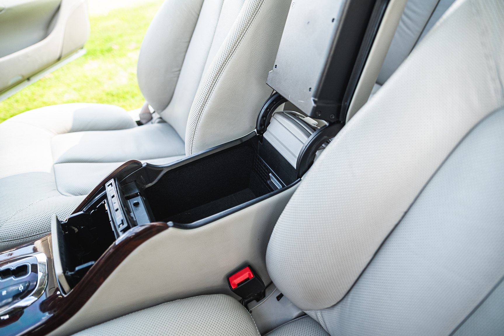 Interior image of 2000 Mercedes-Benz CL 500