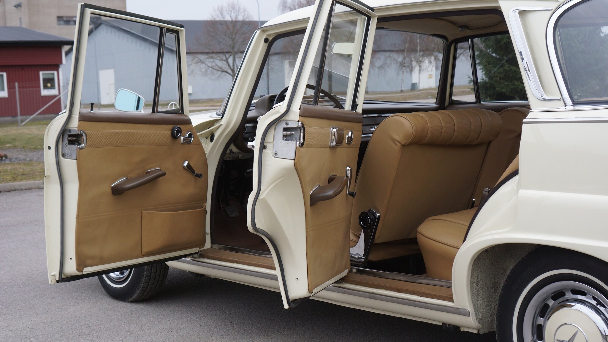 Interiörbild 1966 Mercedes-Benz 230 S