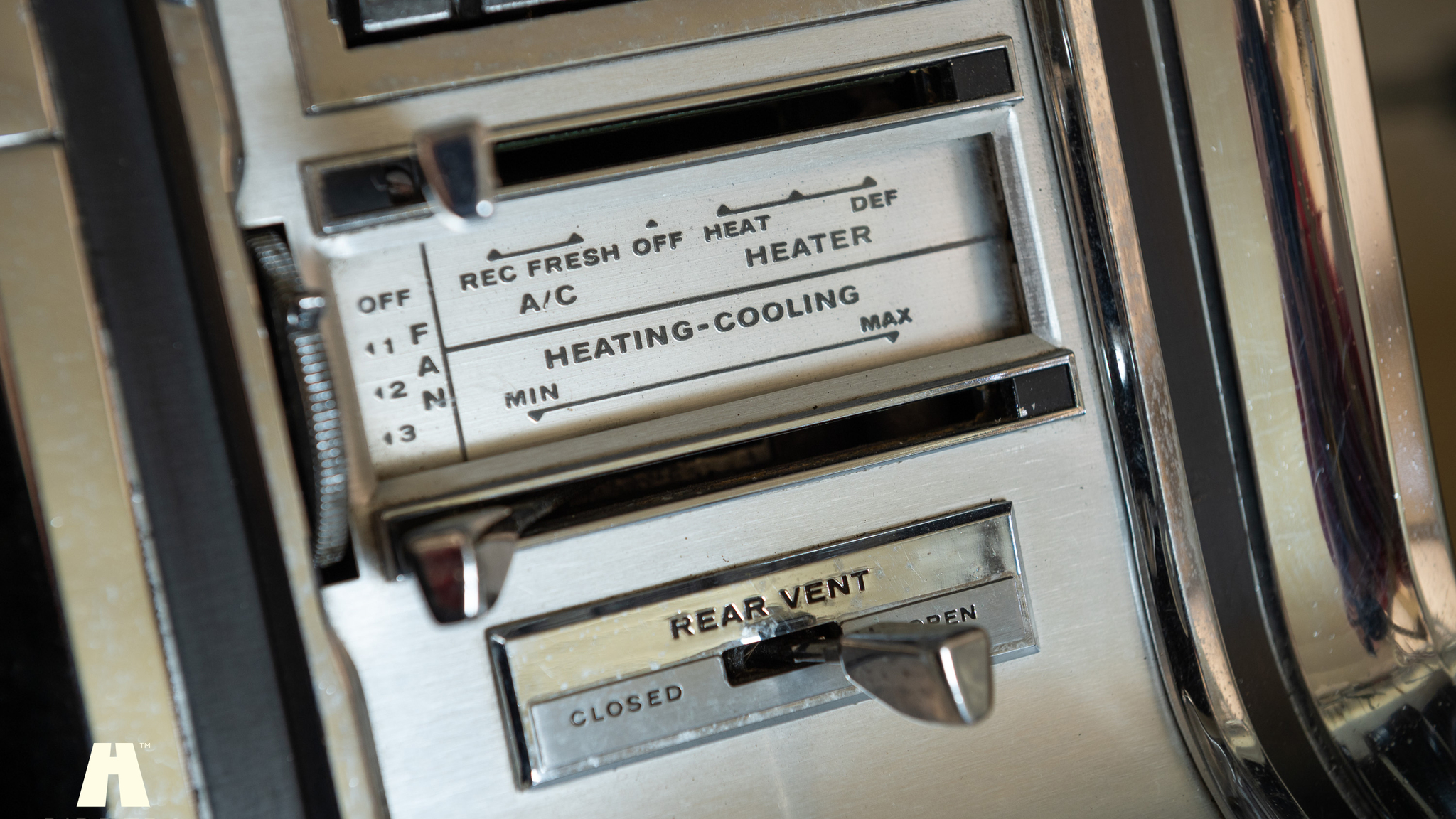 Interior image of 1964 Ford Thunderbird 6.4 HT (29)