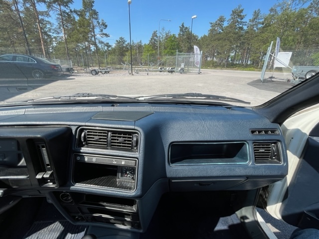 Interior image of 1983 Ford Sierra