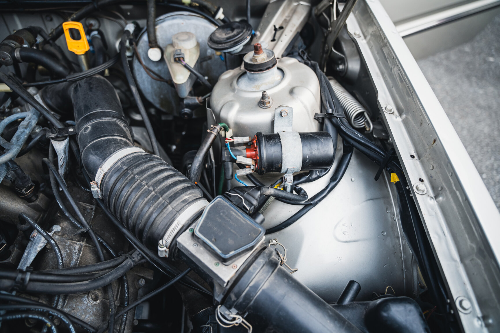 Image of 1988 Volvo 780 Bertone Coupé mechanics