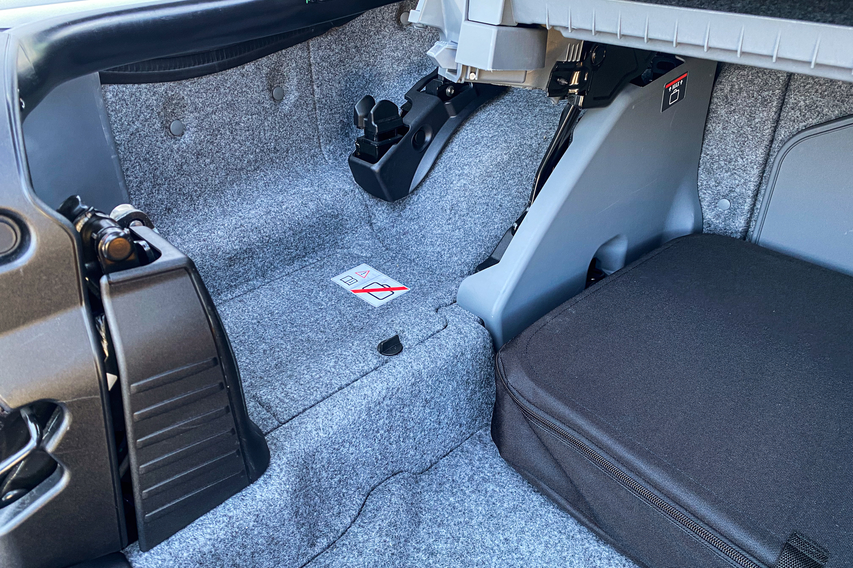 Innenraumfoto von 2007 BMW 335i Cabriolet (48)