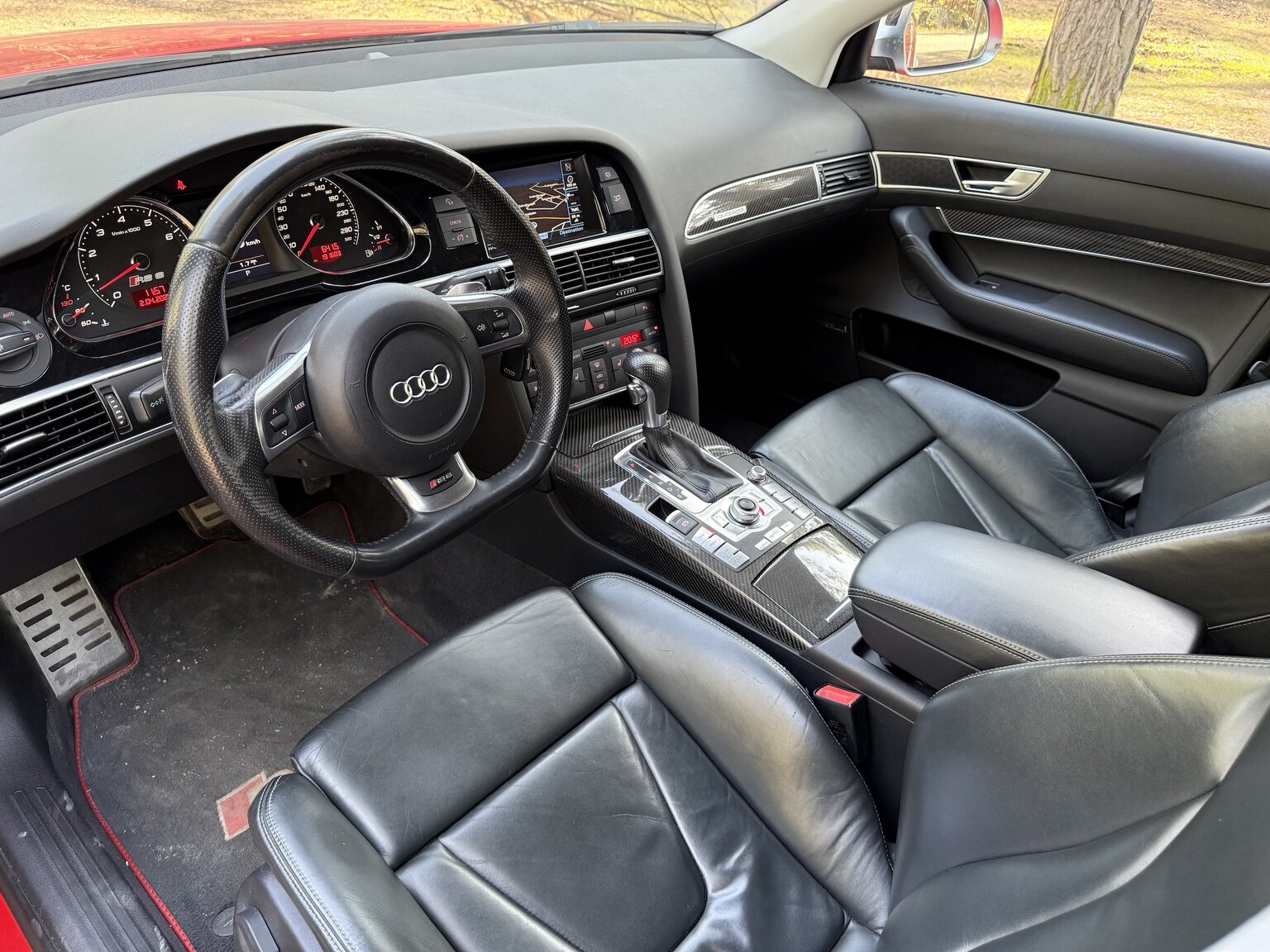 Interior image of 2010 Audi RS6 Avant V10 Quattro