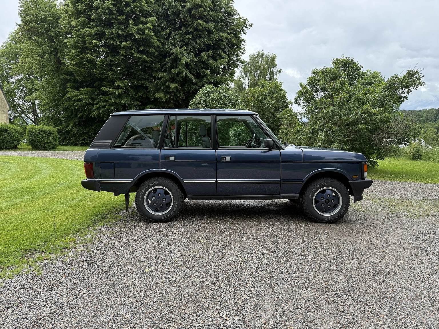 Exteriörbild på 1990 Range Rover Vogue SE 3.9 (11)