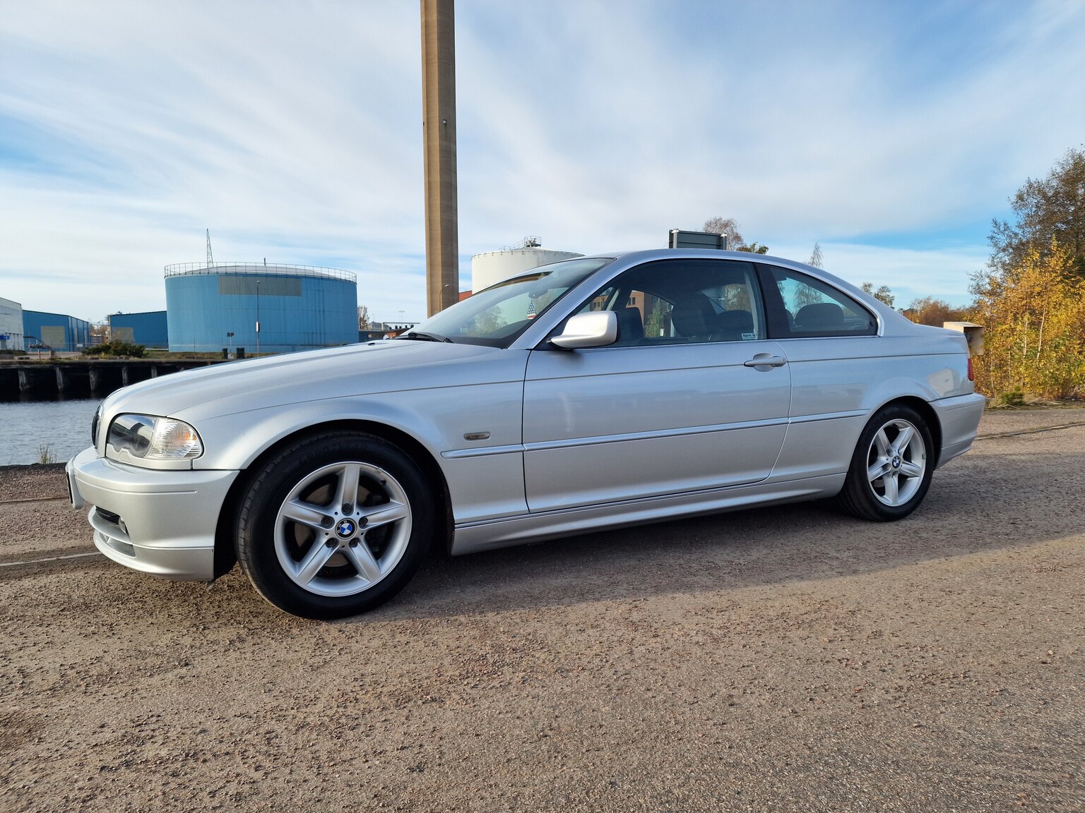 Exteriörbild på 2002 BMW 320Ci