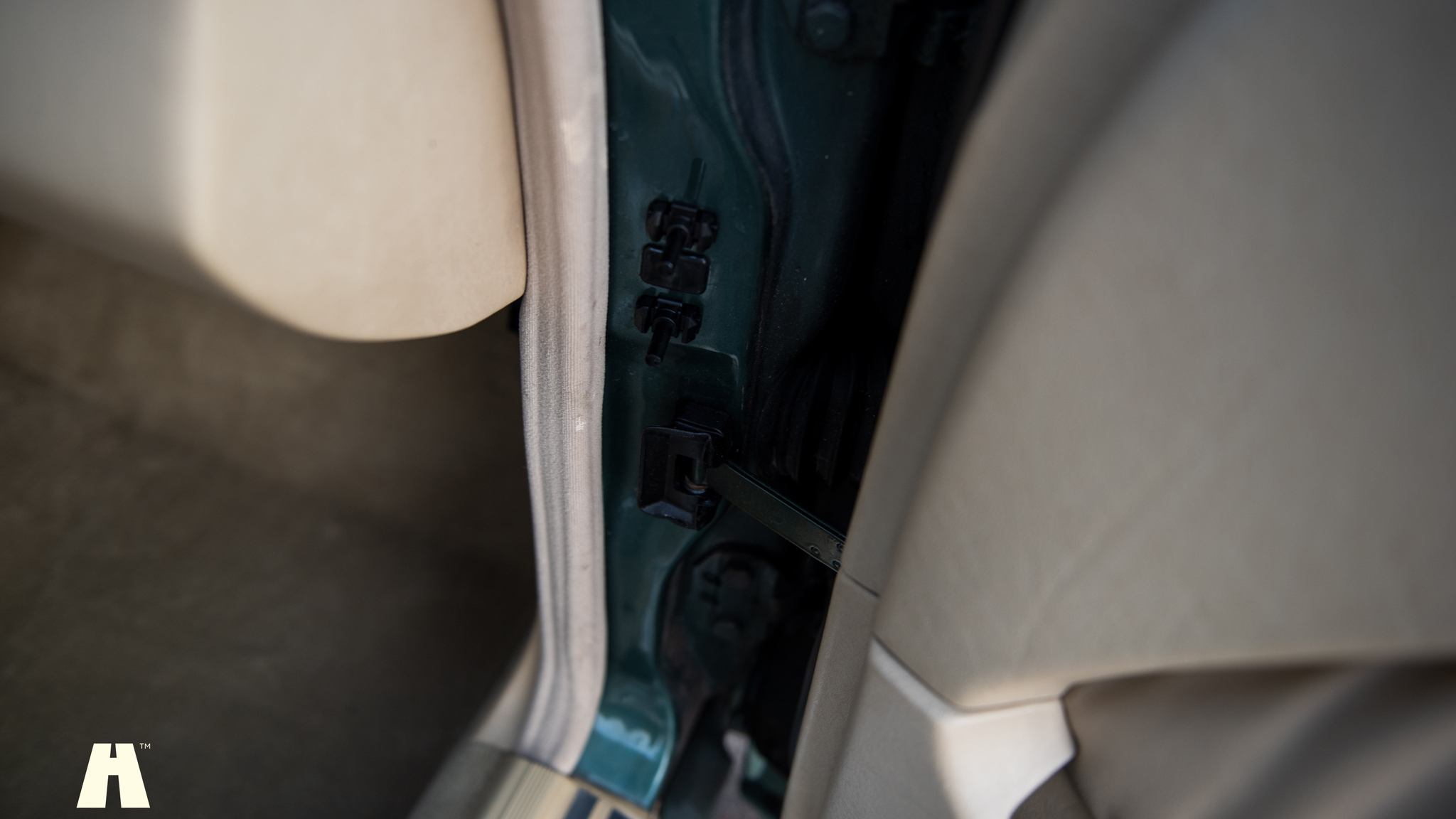 Interiörbild 1992 Mercedes 230 CE