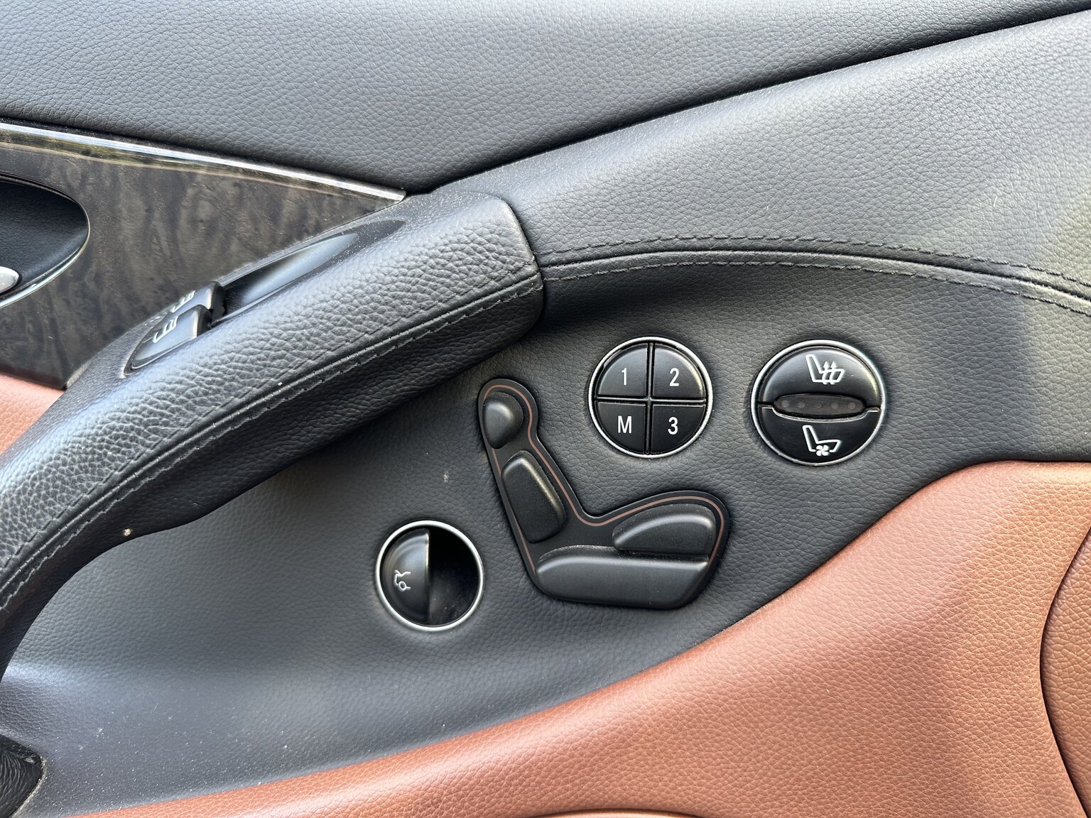 Interiörbild 2007 Mercedes-Benz SL500 AMG