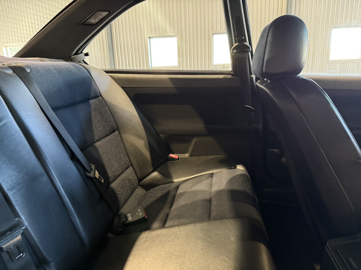 Interiörbild 1995 BMW 325i Coupé AVUS Edition "No Reserve Auction"