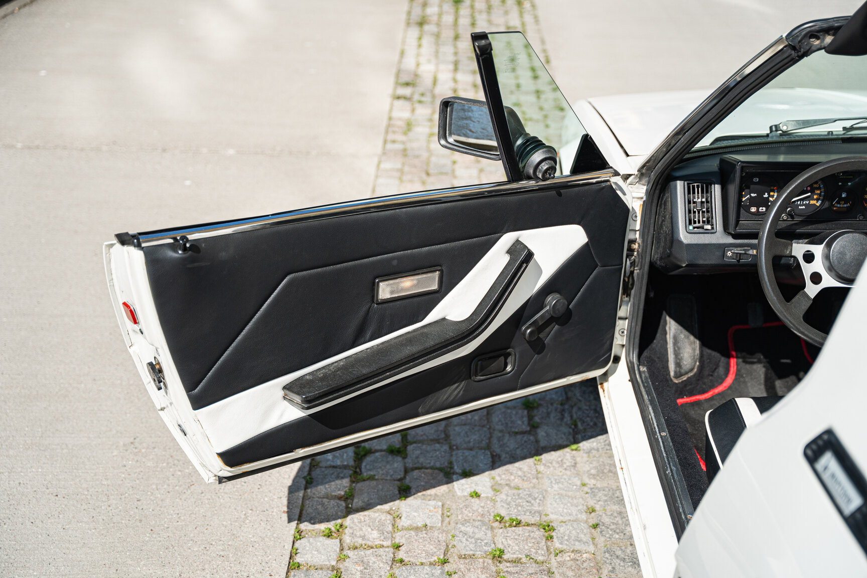 Interiörbild 1984 Bertone X 1/9