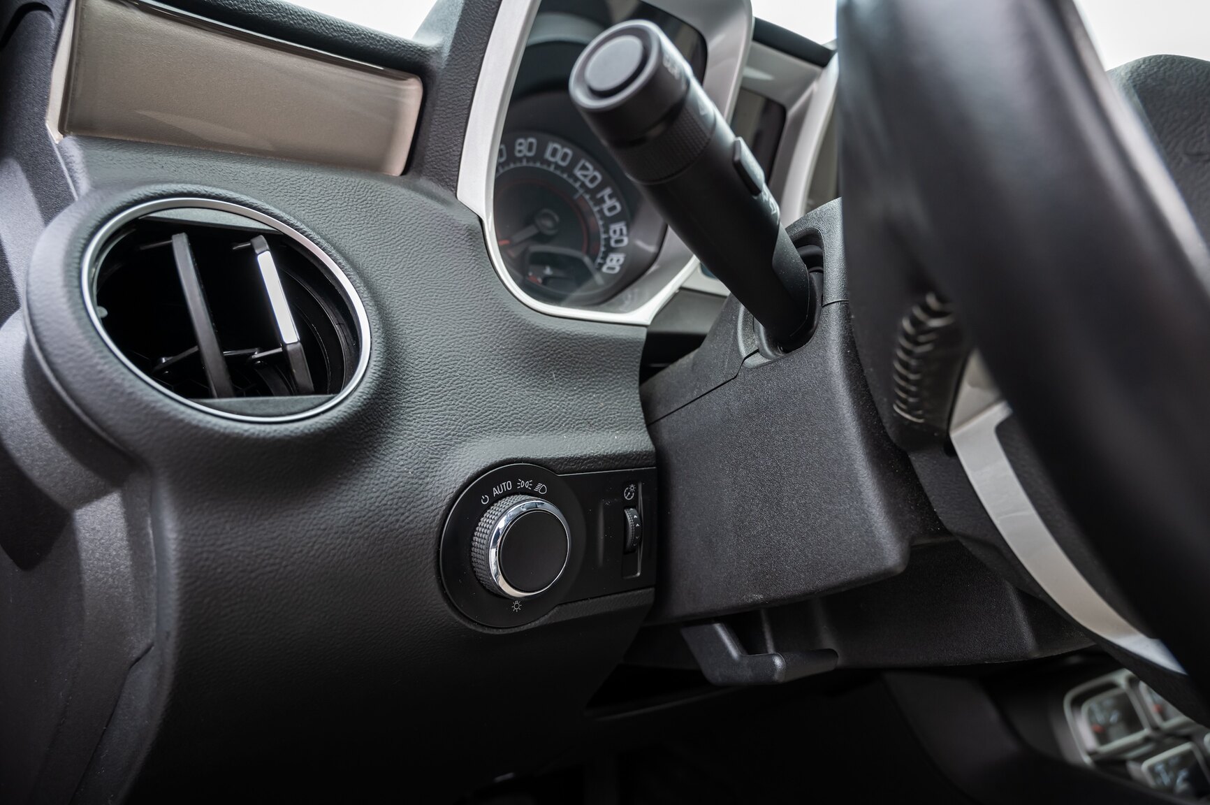 Interiörbild 2010 Chevrolet Camaro SS (22)