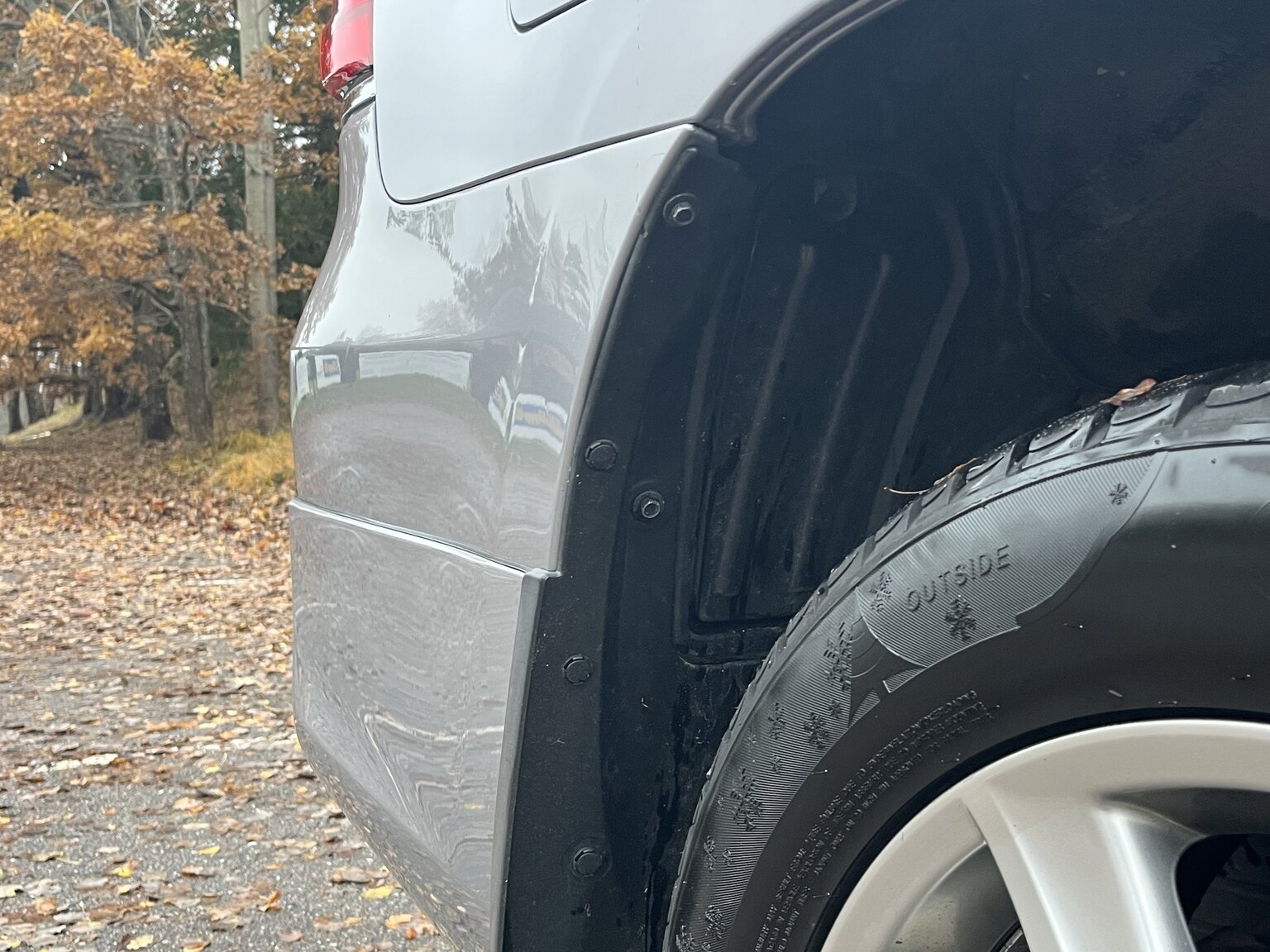 Exterior image of 2011 Lexus LX570