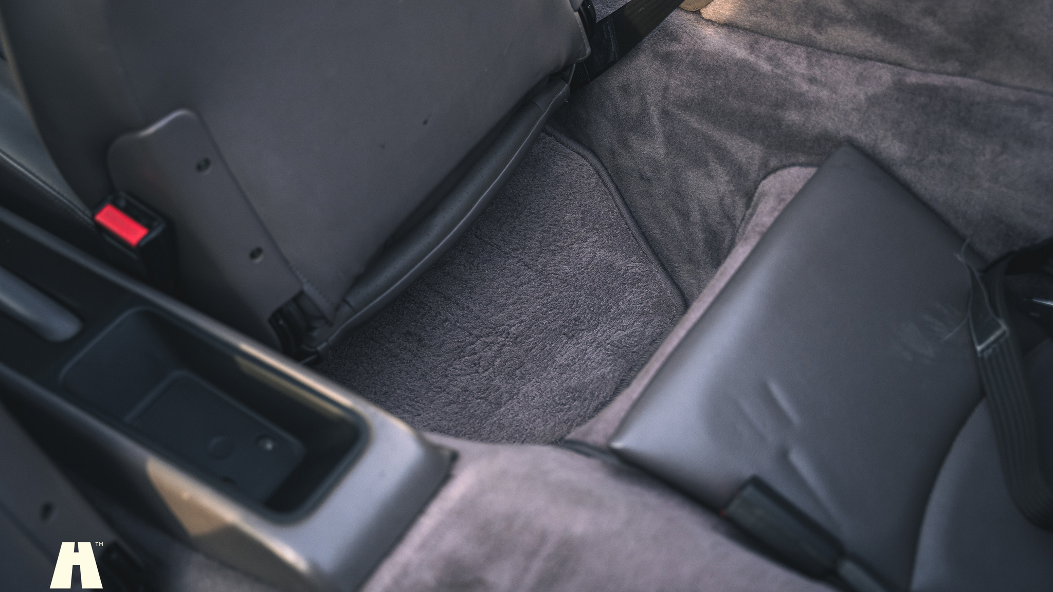 Interior image of 1994 Porsche 993 Cabriolet (56)