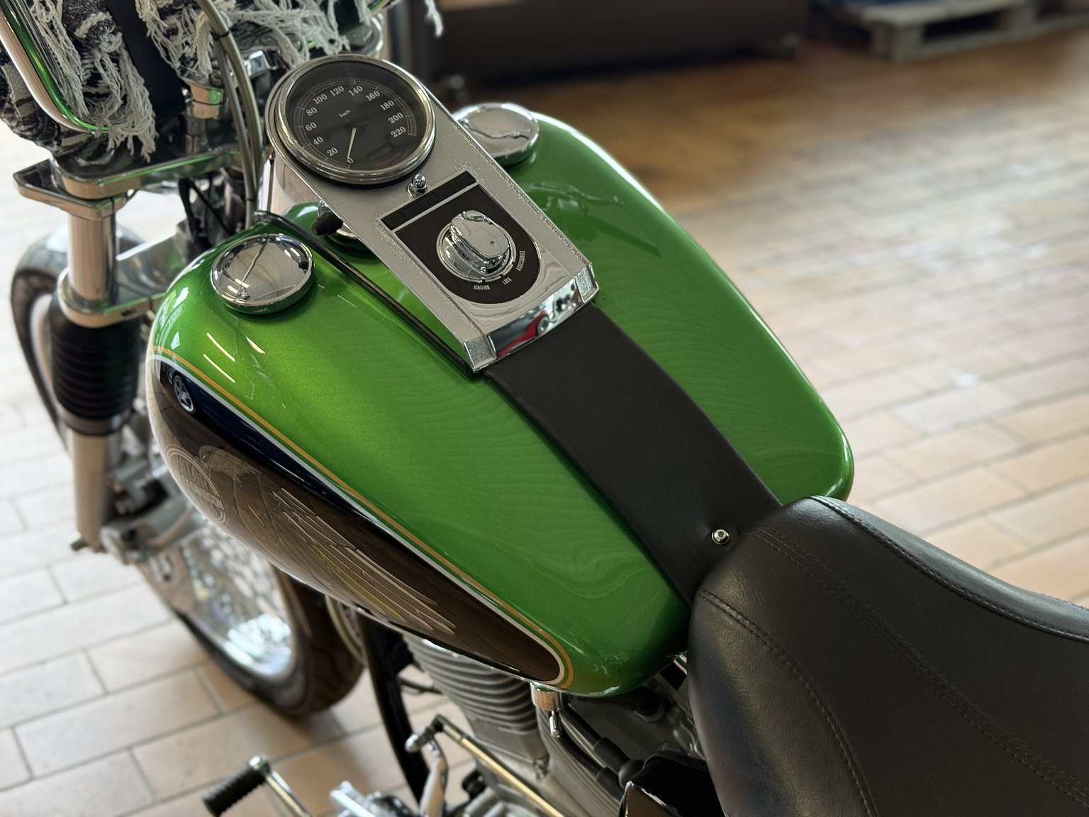 Exterior image of 1999 Harley-Davidson Custom