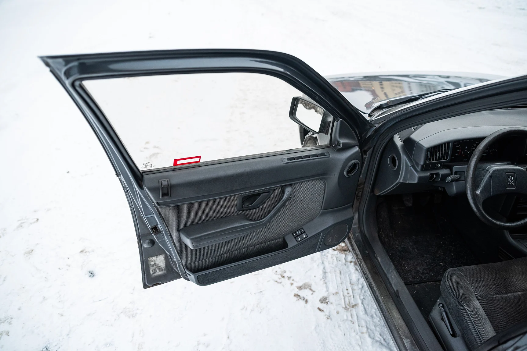 Interior image of 1991 Peugeot 405 Break SRI (17)