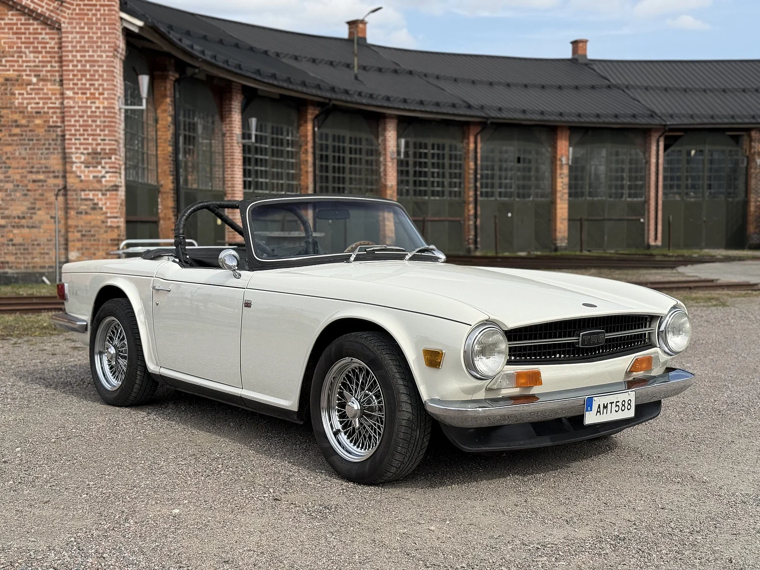 Aussenfoto 1970 Triumph TR6 Hardtop  (6)