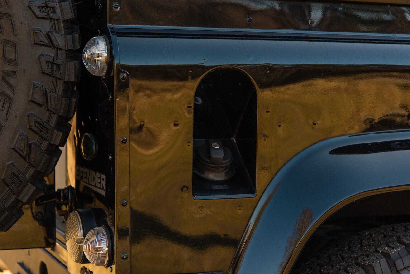 Exterior image of 2009 Land Rover Defender 90 2.4 TD4 4x4