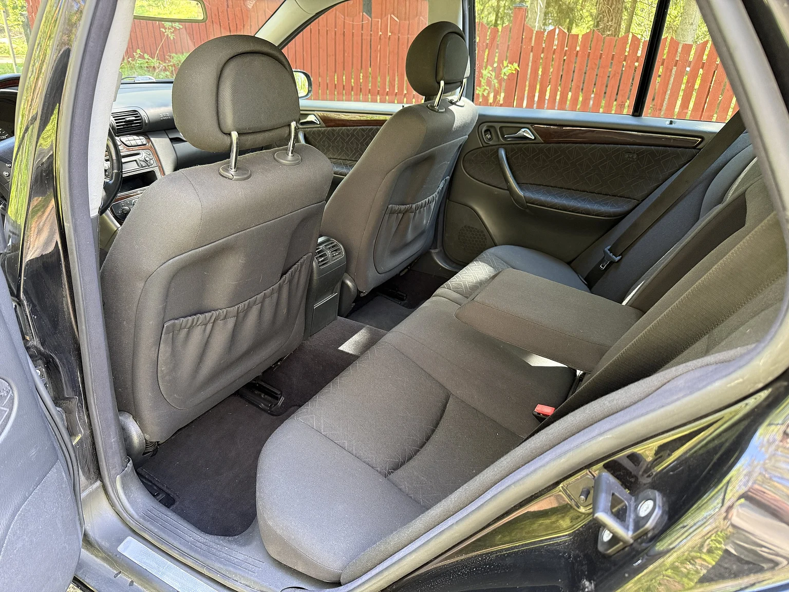 Innenraumfoto von 2002 Mercedes-Benz C 320 T (55)