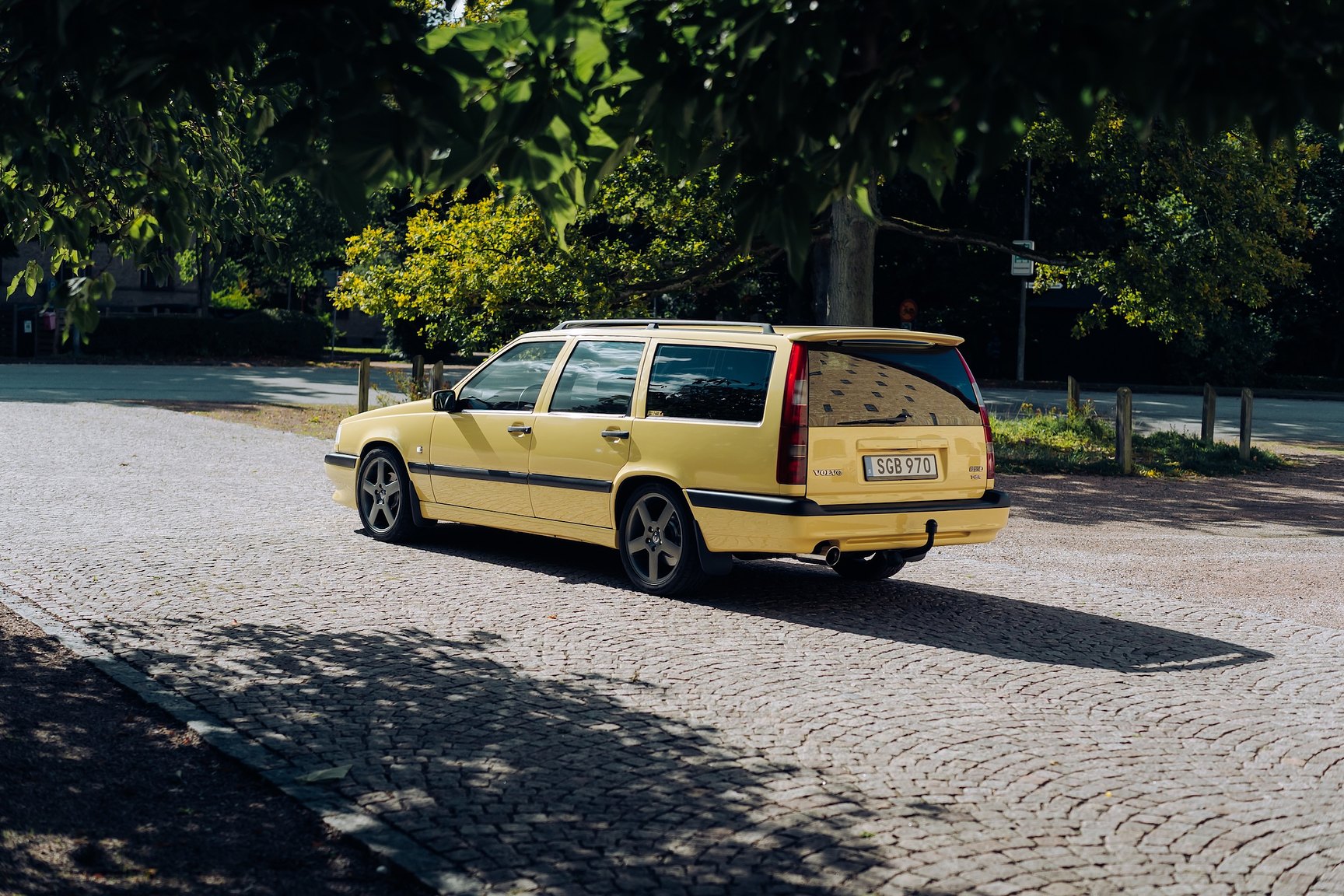 Exterior image of 1995 Volvo 850 T-5 R Kombi 